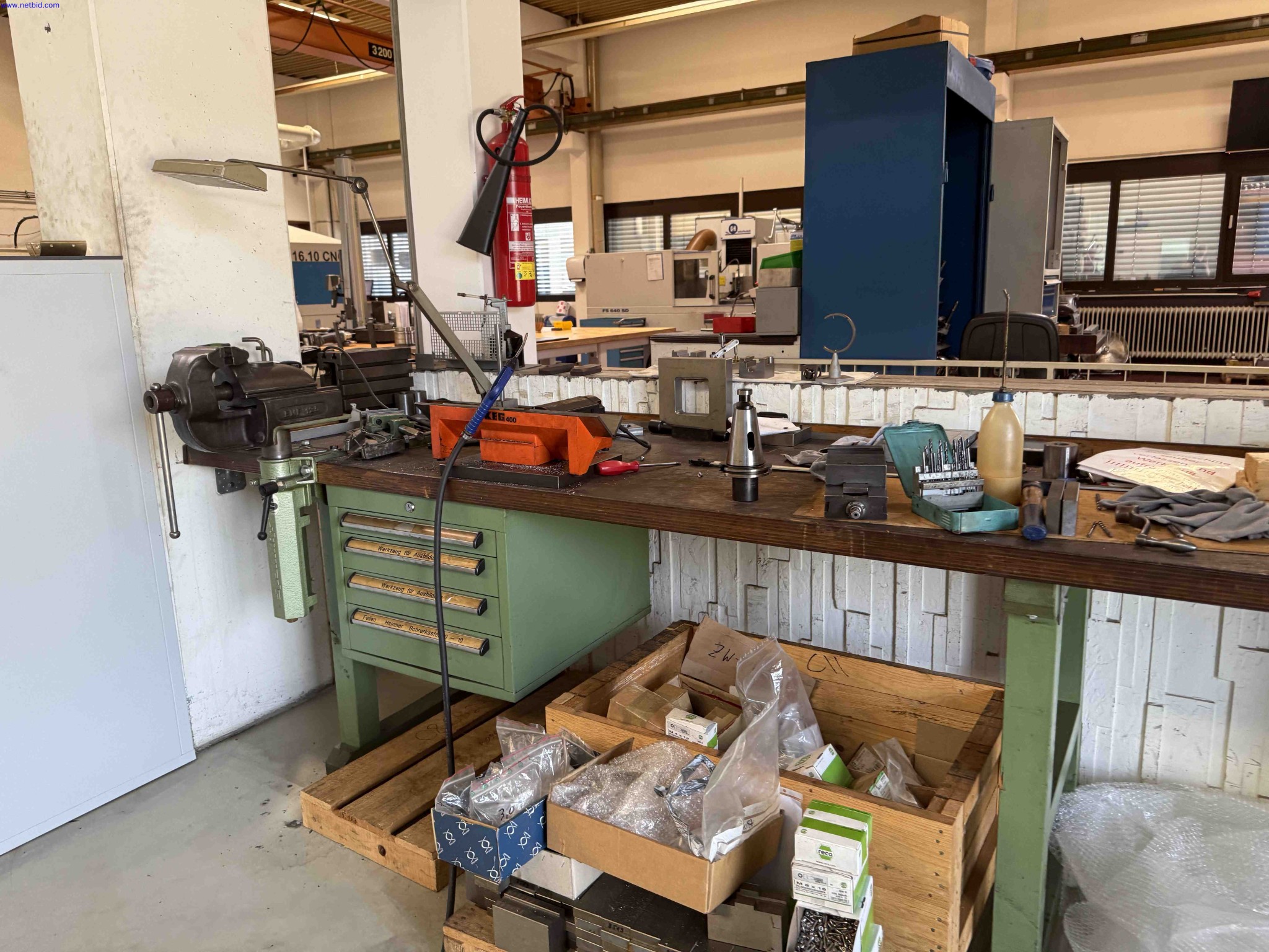 Machines for the production of precise metal components using CNC turning and CNC milling-3