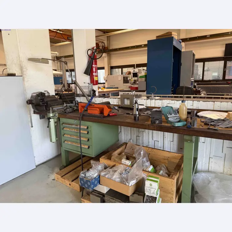 Machines for the production of precise metal components using CNC turning and CNC milling-3