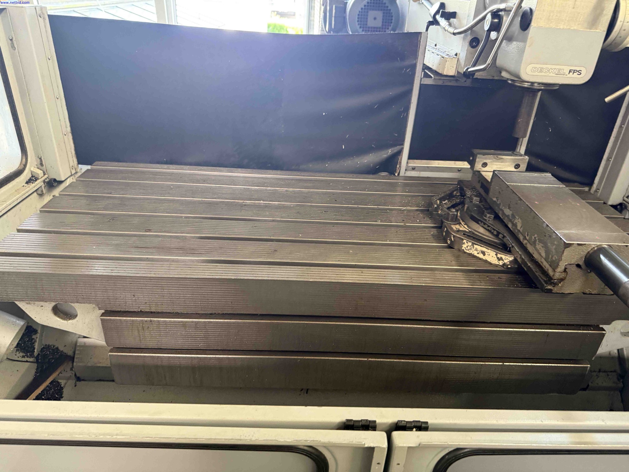 Machines for the production of precise metal components using CNC turning and CNC milling-4