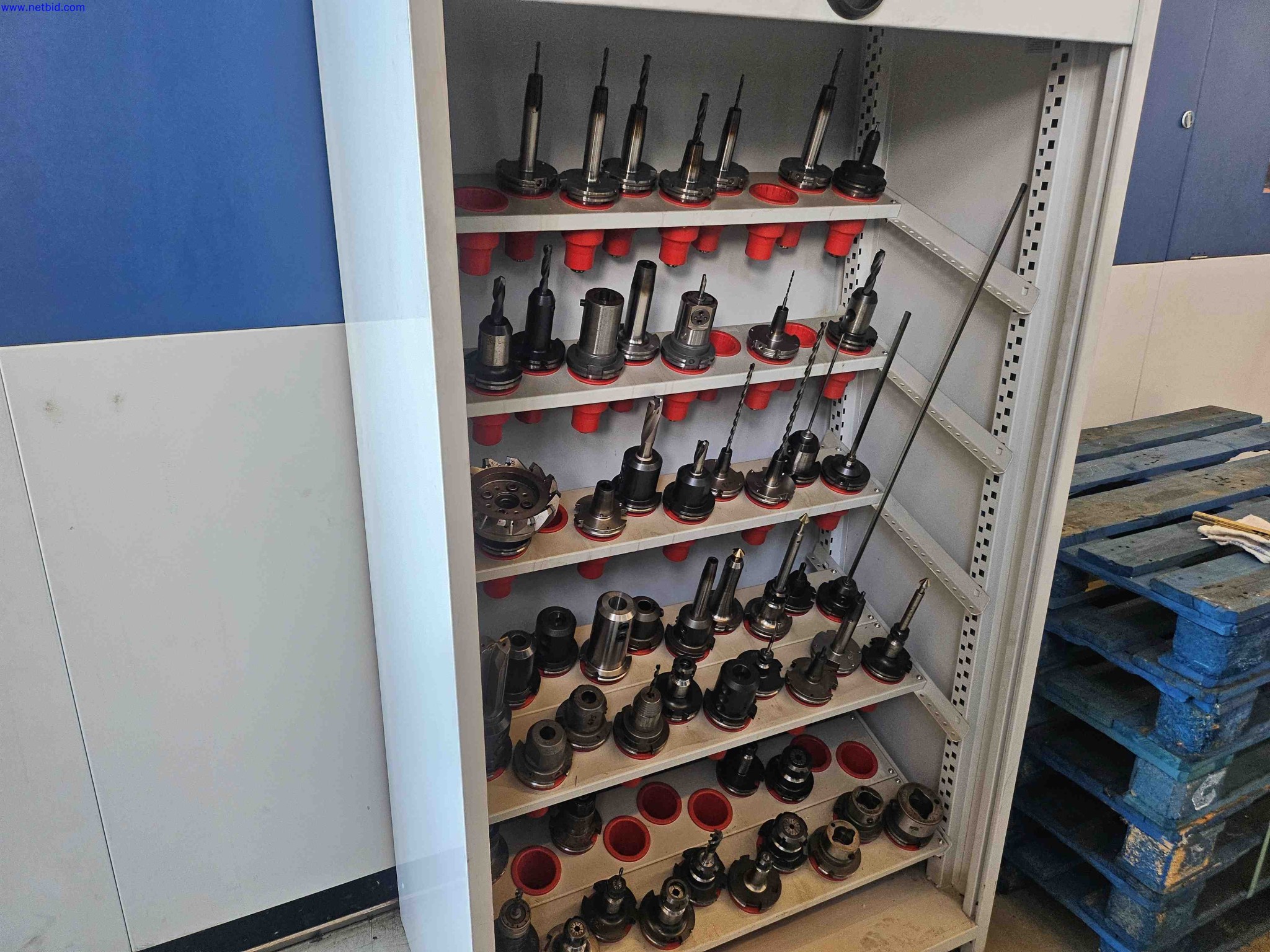 Machines for the production of precise metal components using CNC turning and CNC milling-2