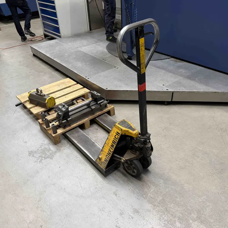 Pallet truck