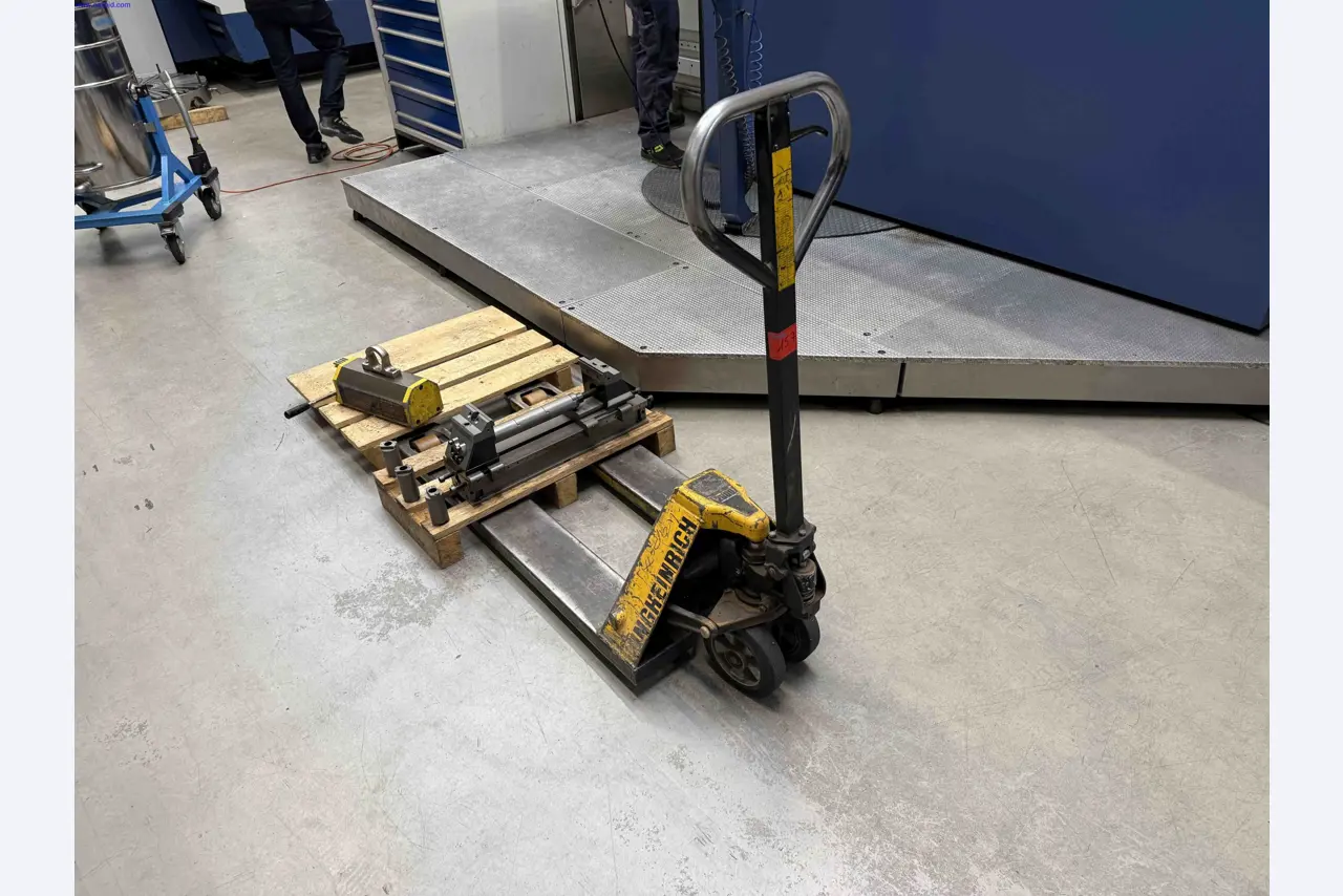 Machines for the production of precise metal components using CNC turning and CNC milling-1