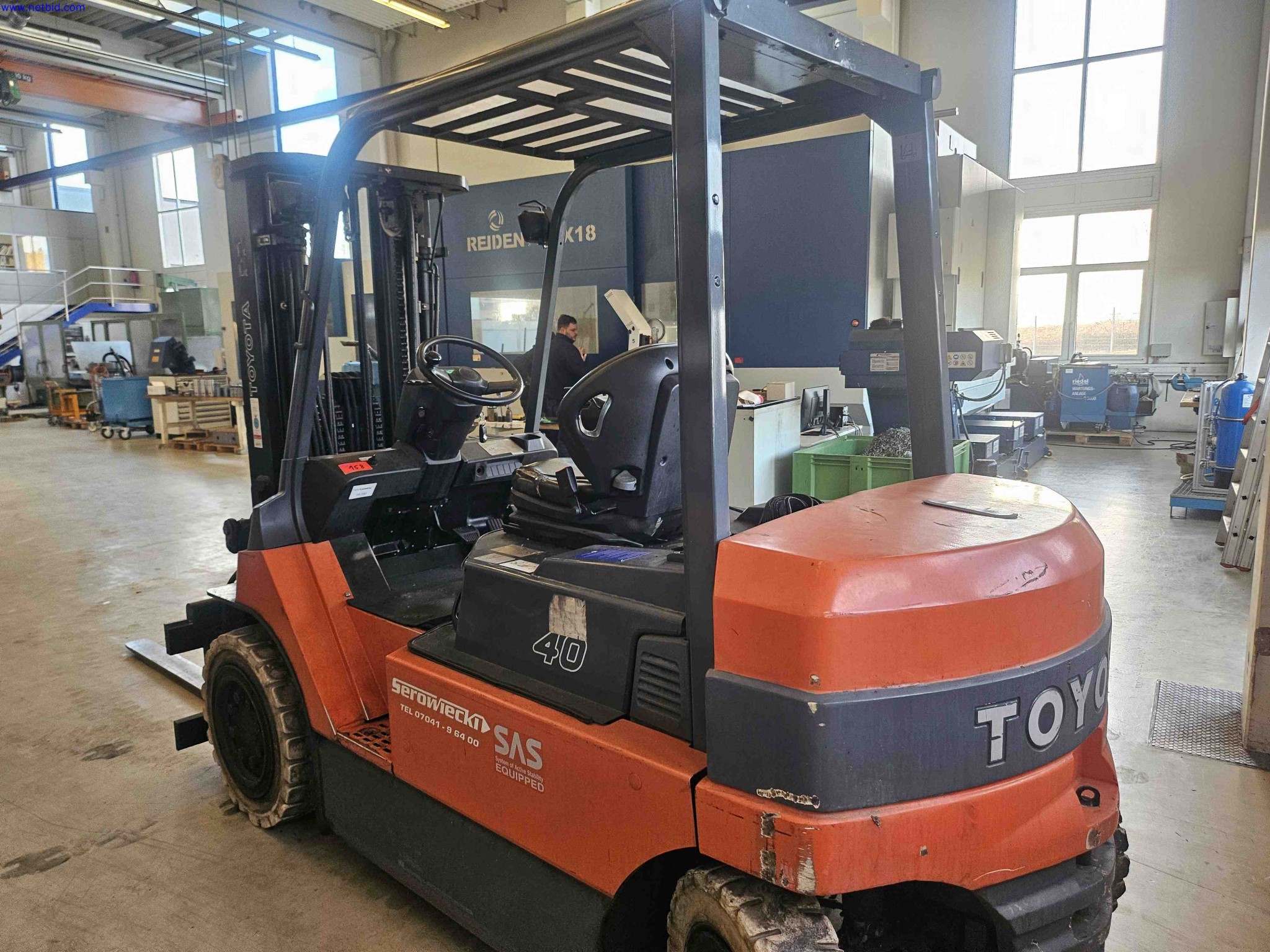 Machines for the production of precise metal components using CNC turning and CNC milling-1