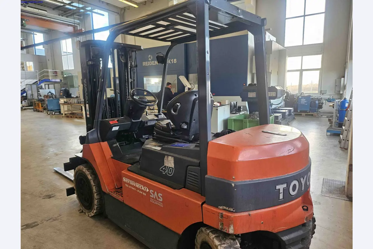 Machines for the production of precise metal components using CNC turning and CNC milling-1