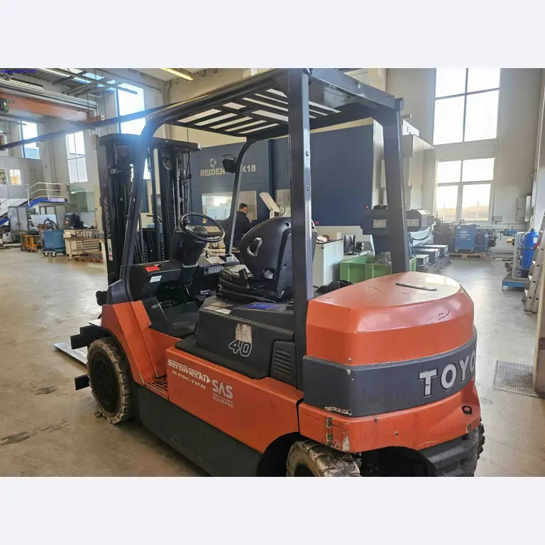 Machines for the production of precise metal components using CNC turning and CNC milling-1