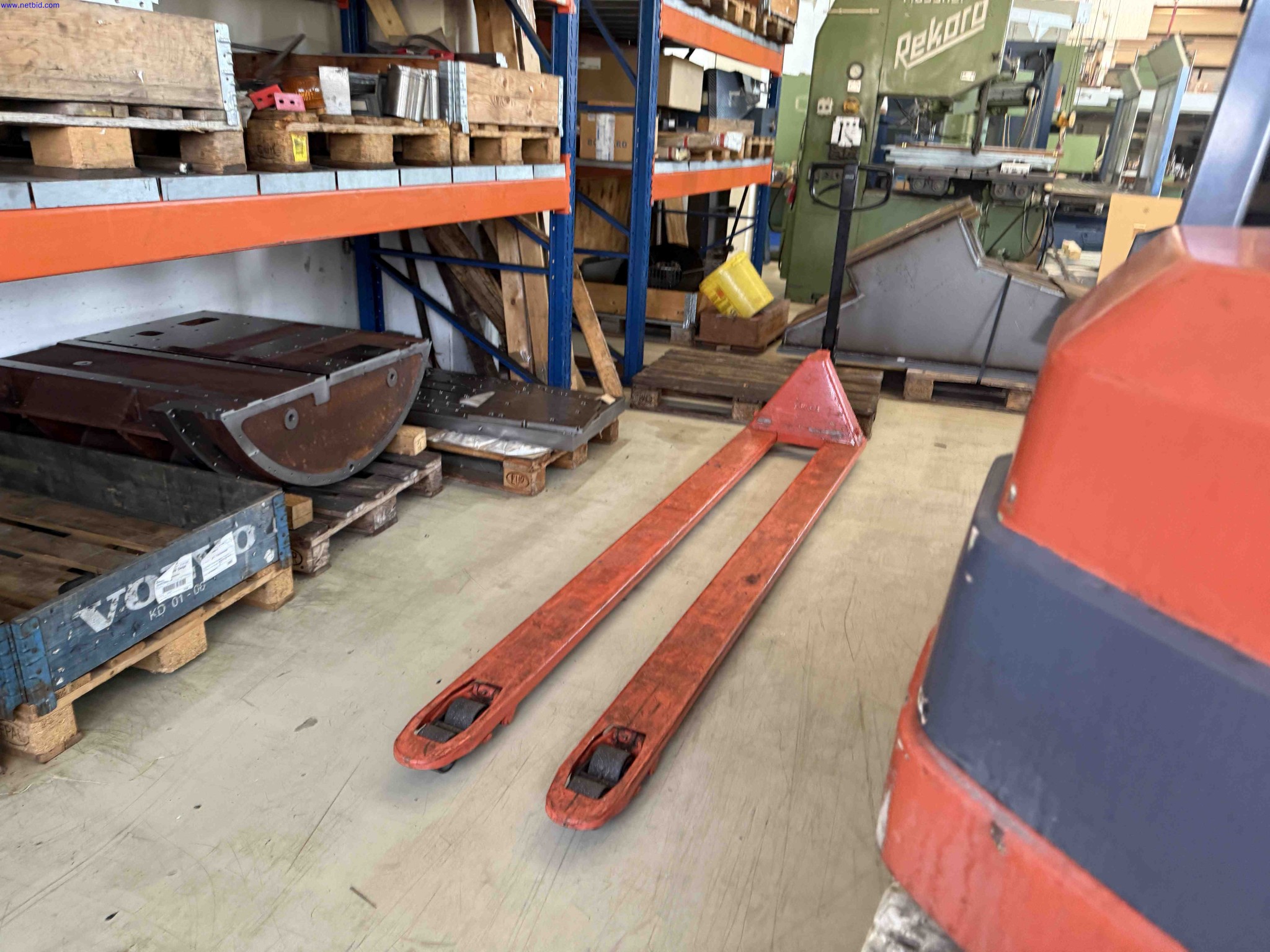 Machines for the production of precise metal components using CNC turning and CNC milling-1