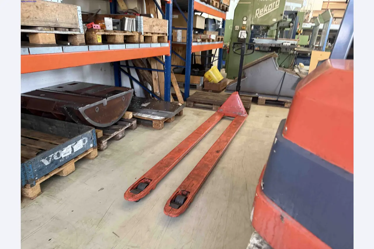 Machines for the production of precise metal components using CNC turning and CNC milling-1