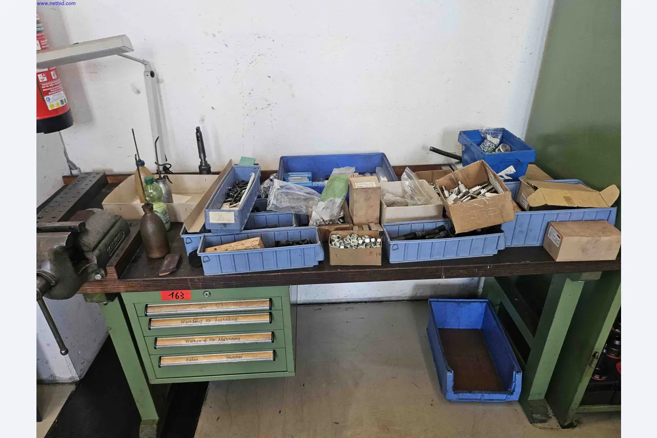 Maszyny do produkcji precyzyjnych elementów metalowych przy użyciu toczenia CNC i frezowania CNC-1