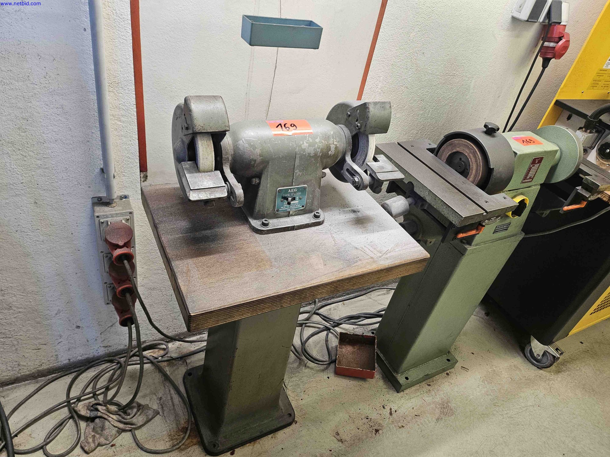 Machines for the production of precise metal components using CNC turning and CNC milling-3