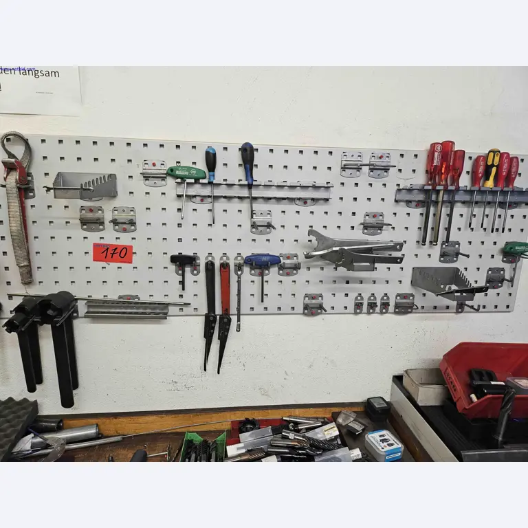 Machines for the production of precise metal components using CNC turning and CNC milling-10