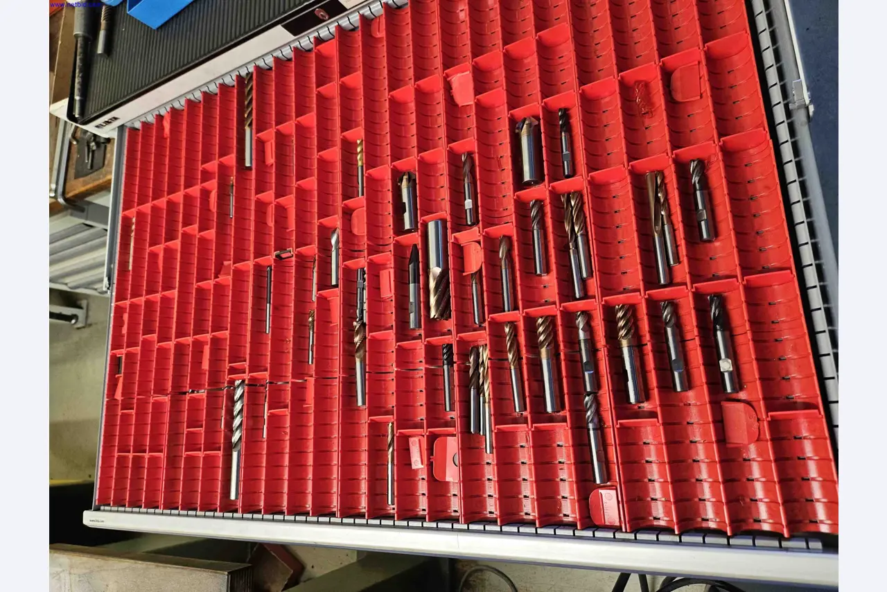 Machines for the production of precise metal components using CNC turning and CNC milling-2