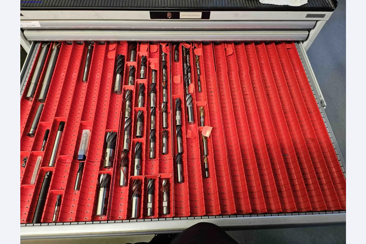 Machines for the production of precise metal components using CNC turning and CNC milling-3