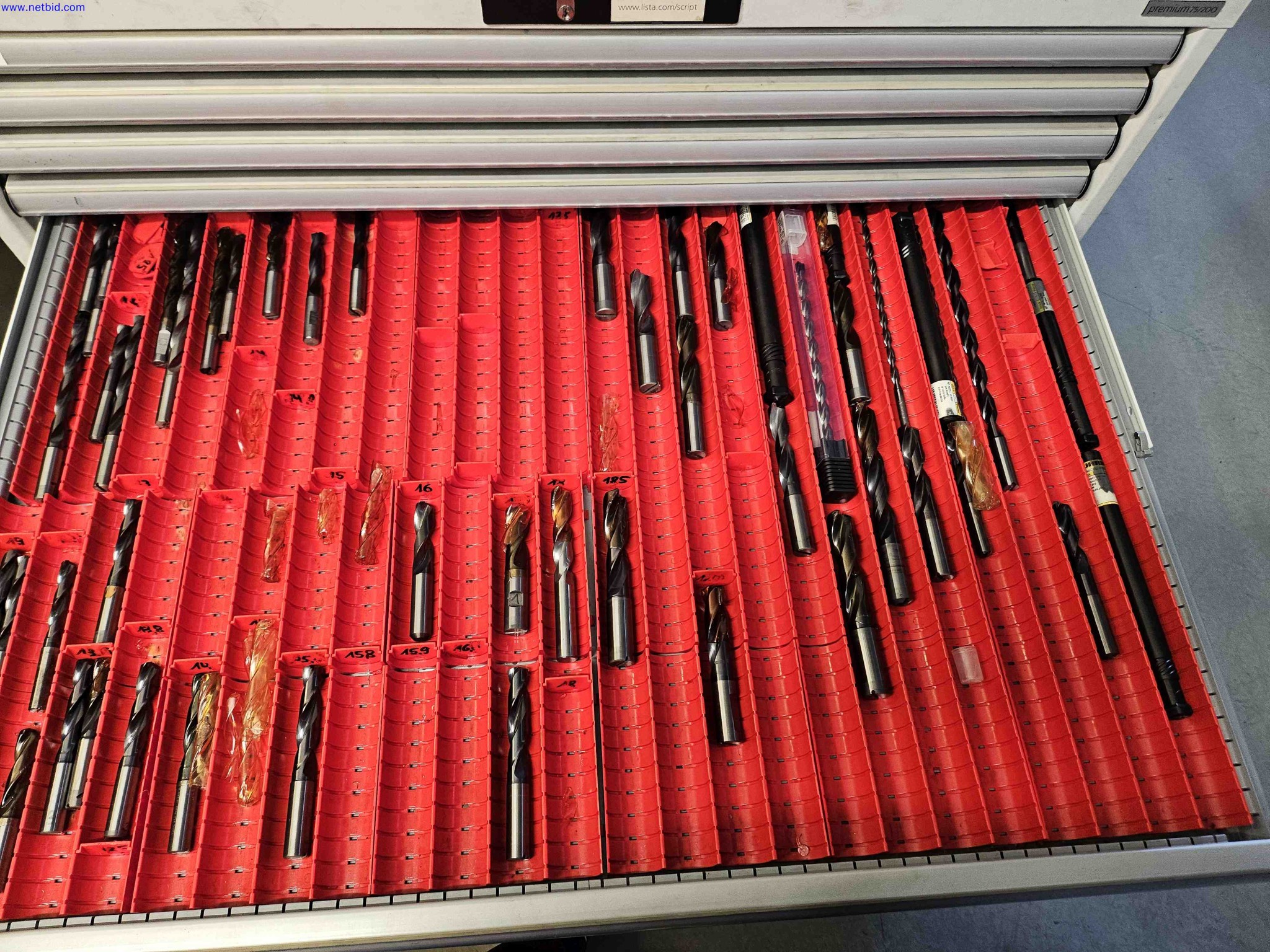 Machines for the production of precise metal components using CNC turning and CNC milling-4