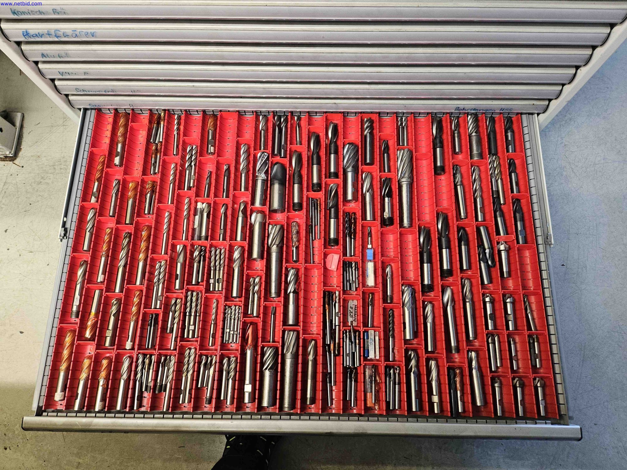 Machines for the production of precise metal components using CNC turning and CNC milling-9