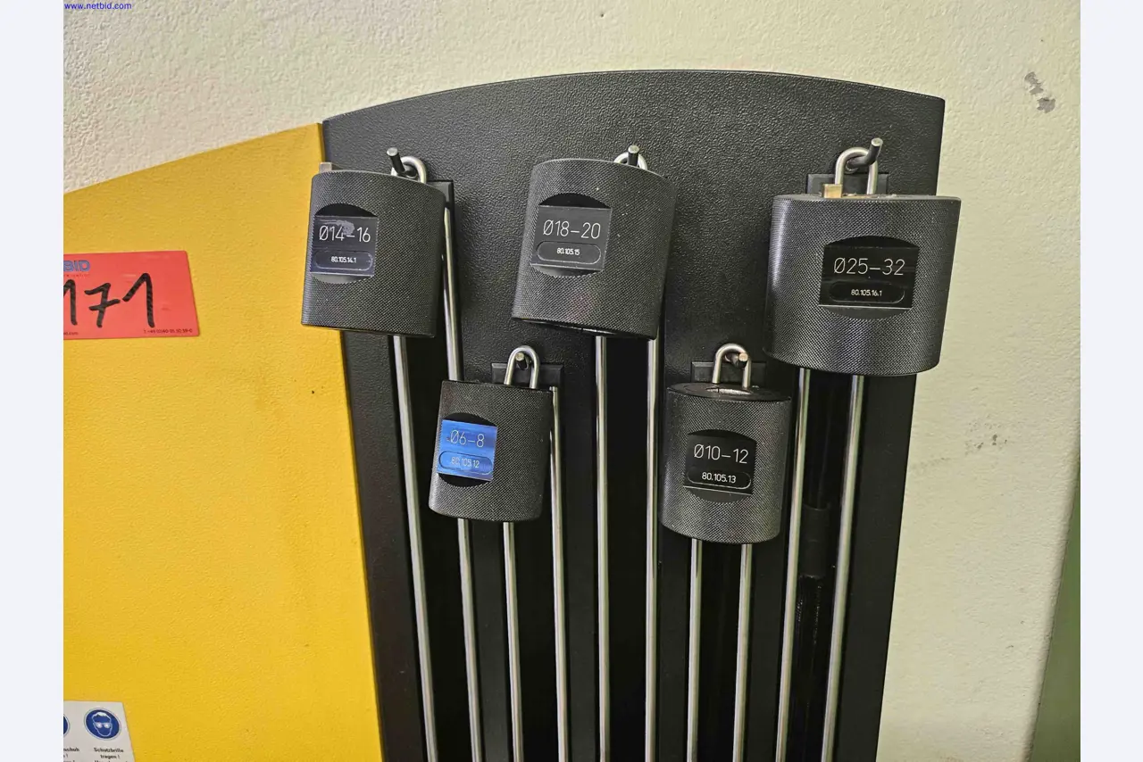 Machines for the production of precise metal components using CNC turning and CNC milling-4