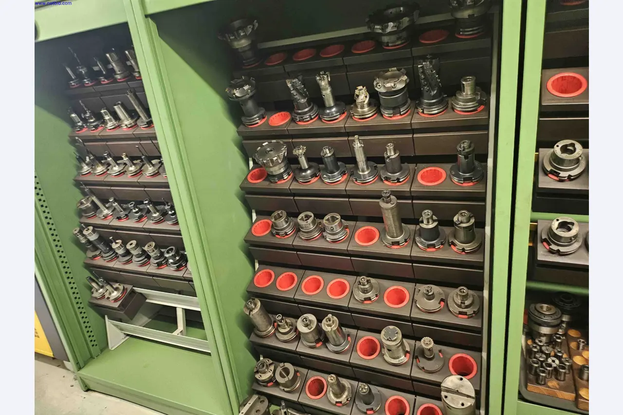 Machines for the production of precise metal components using CNC turning and CNC milling-3