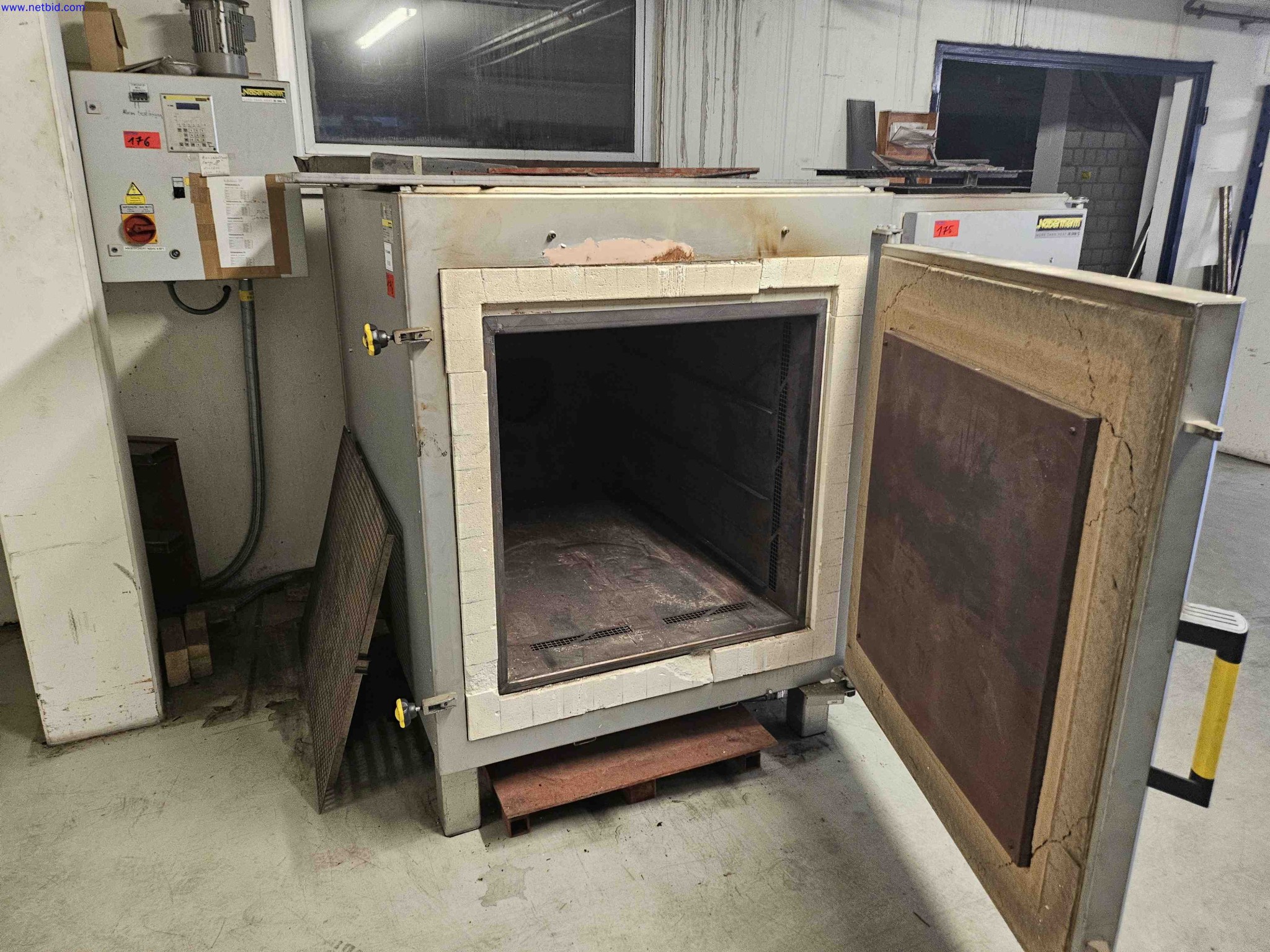 Machines for the production of precise metal components using CNC turning and CNC milling-2