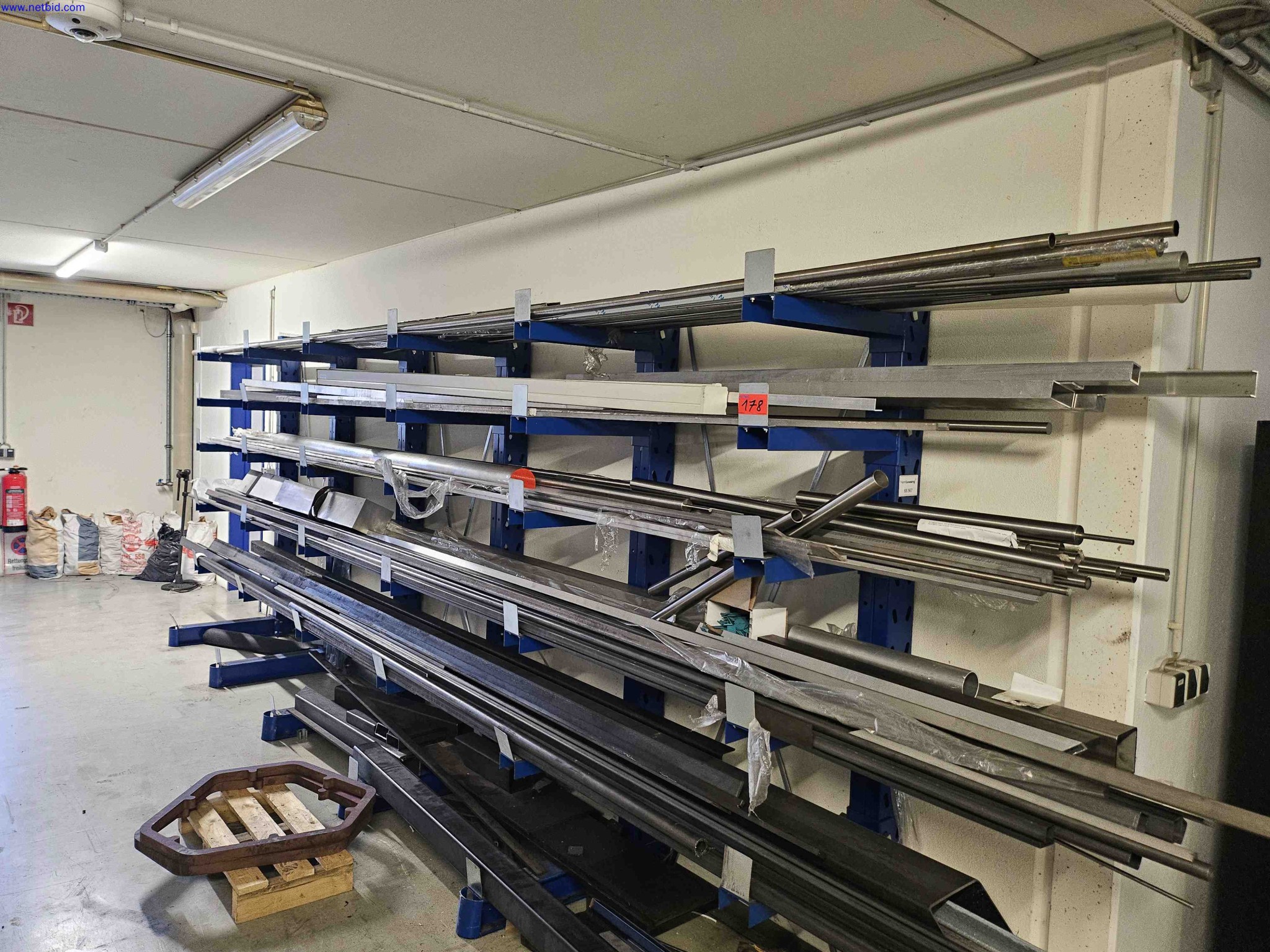 Machines for the production of precise metal components using CNC turning and CNC milling-1