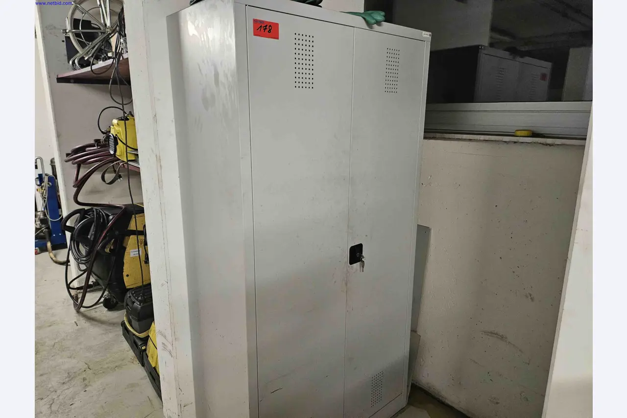 Machines for the production of precise metal components using CNC turning and CNC milling-3