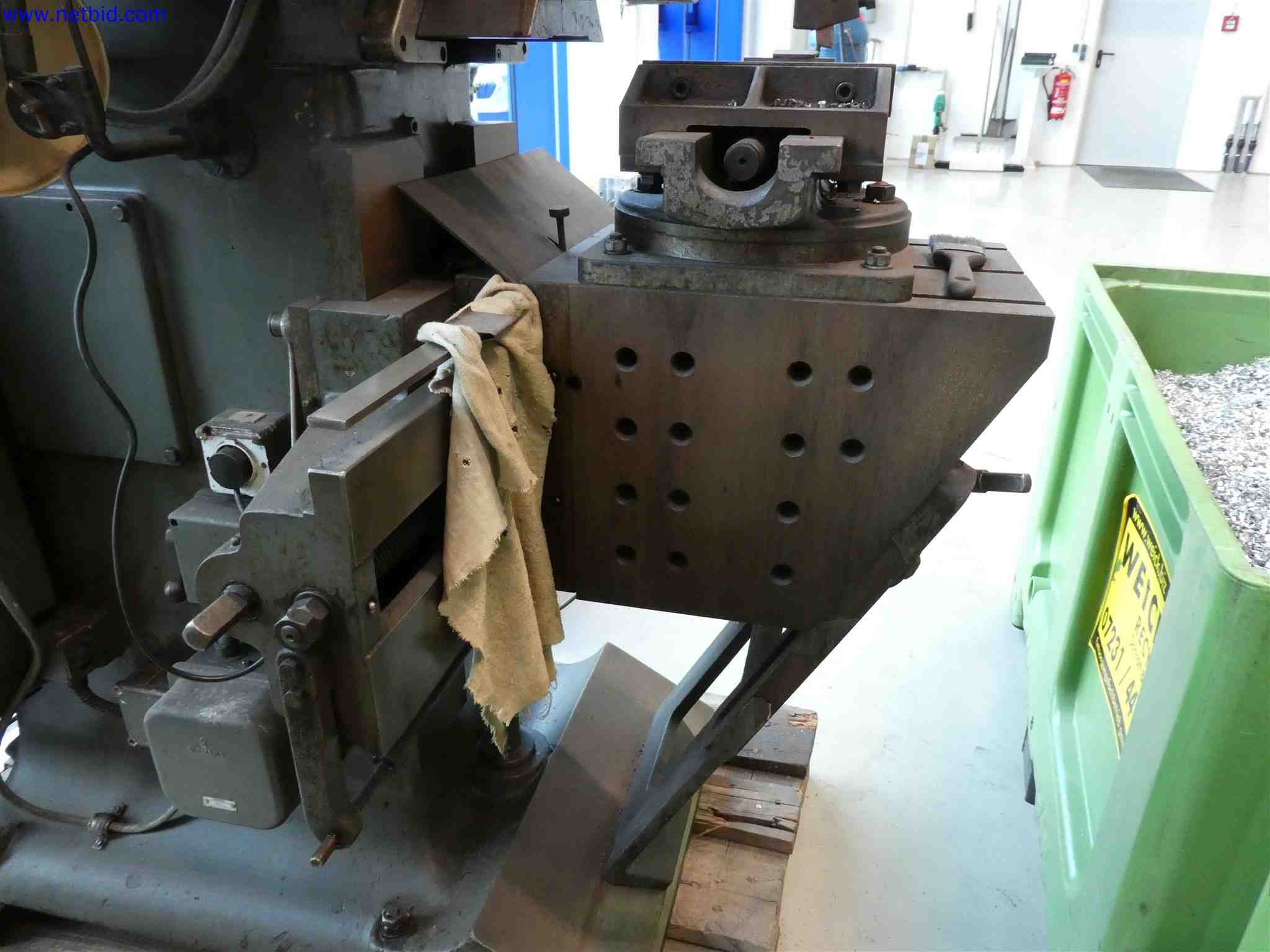 Machines for the production of precise metal components using CNC turning and CNC milling-4