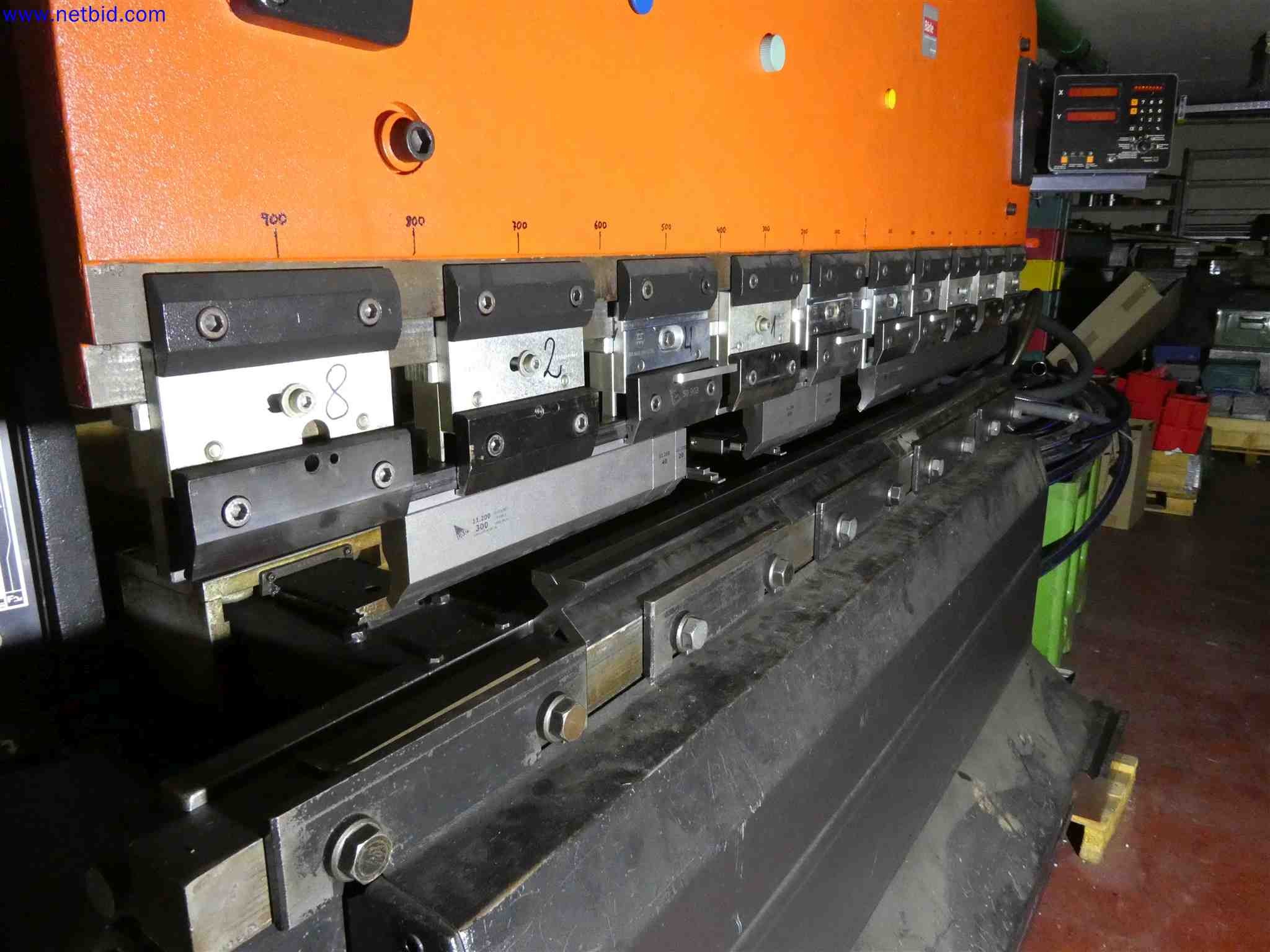 Machines for the production of precise metal components using CNC turning and CNC milling-3