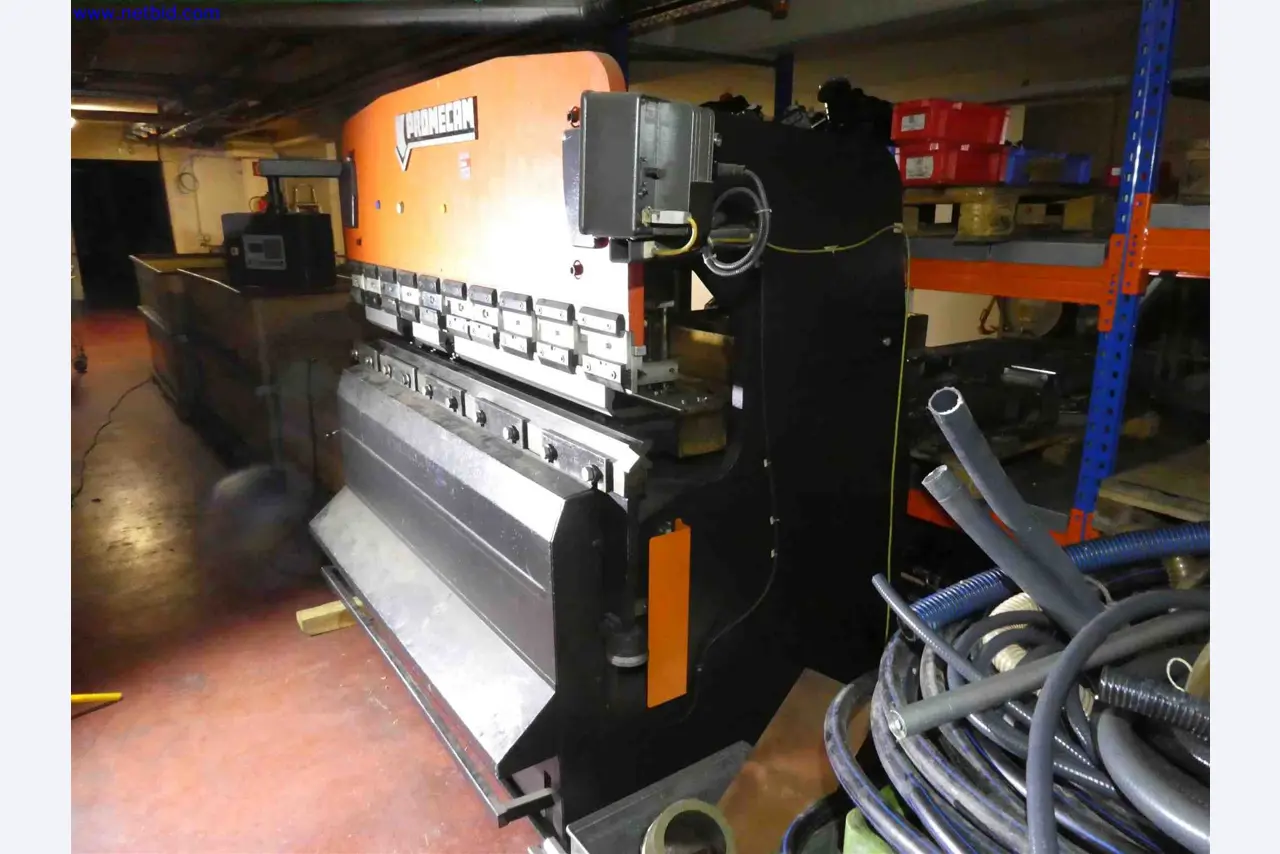 Machines for the production of precise metal components using CNC turning and CNC milling-6