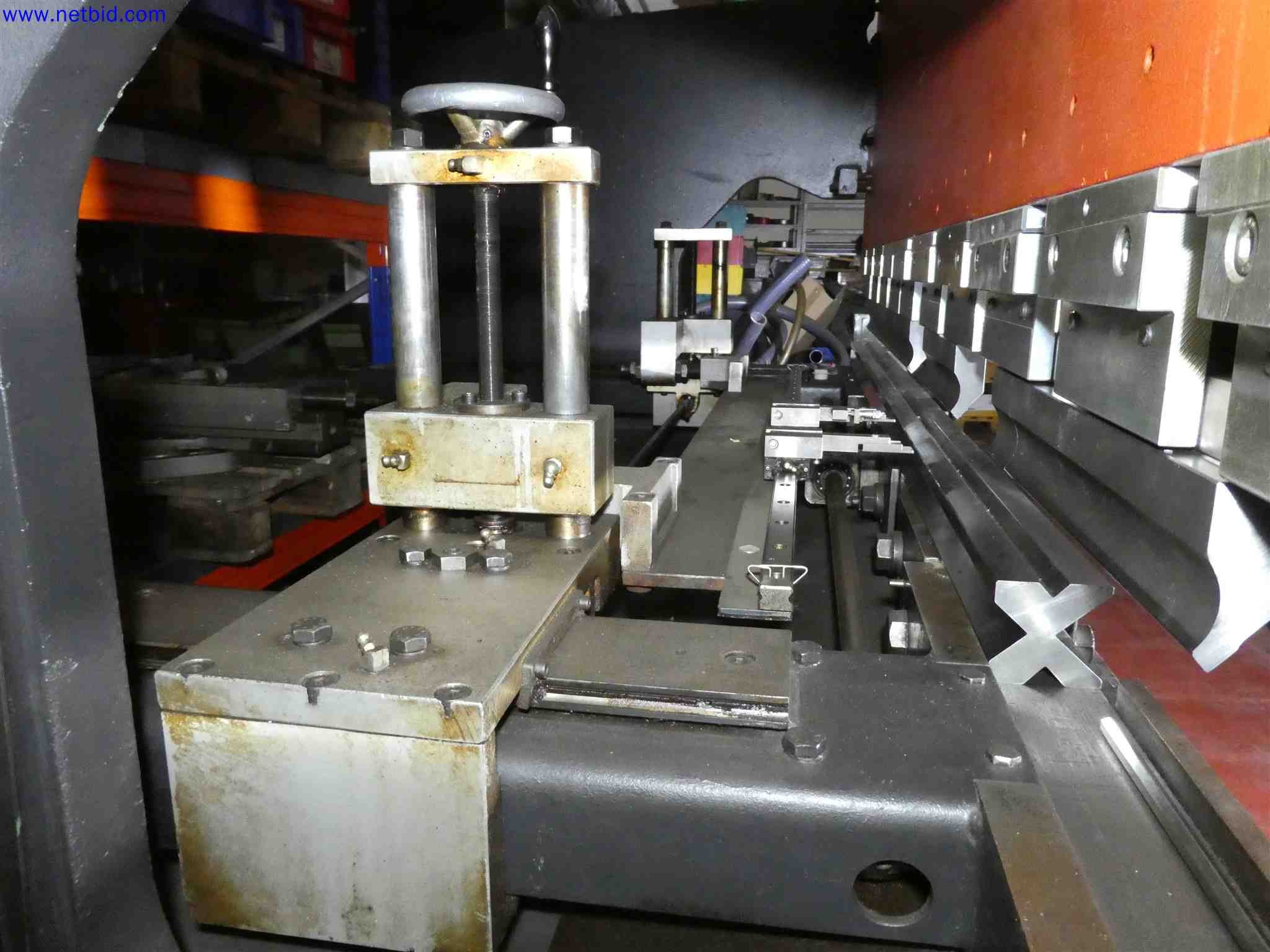 Machines for the production of precise metal components using CNC turning and CNC milling-8