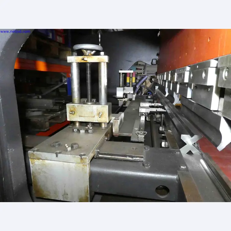 Machines for the production of precise metal components using CNC turning and CNC milling-8
