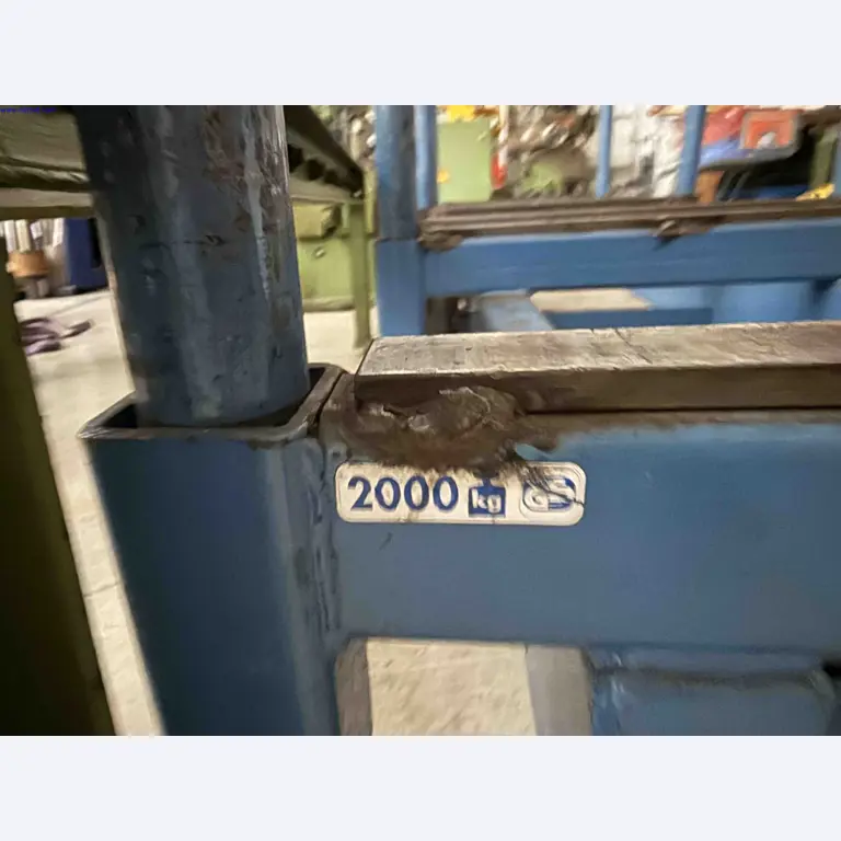 Machines for the production of precise metal components using CNC turning and CNC milling-3