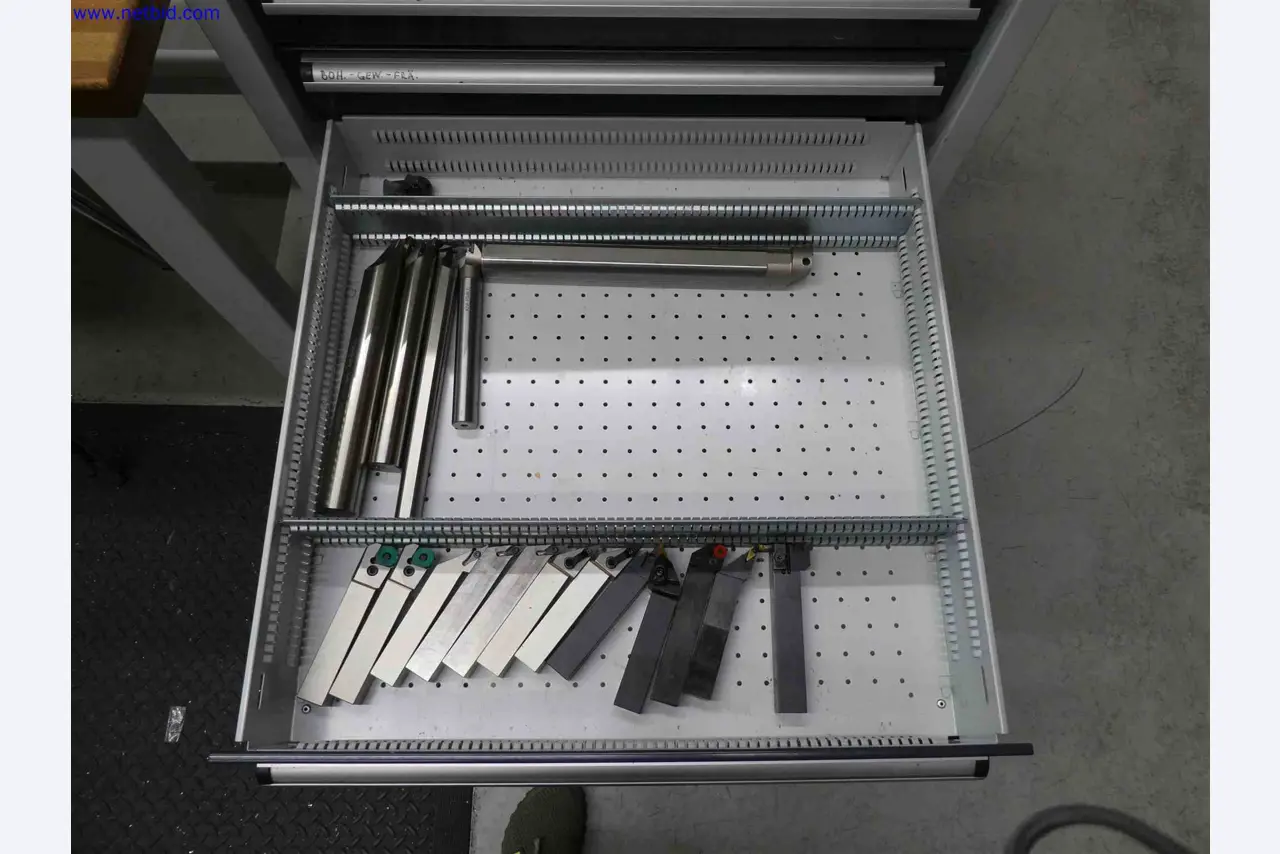 Machines for the production of precise metal components using CNC turning and CNC milling-10