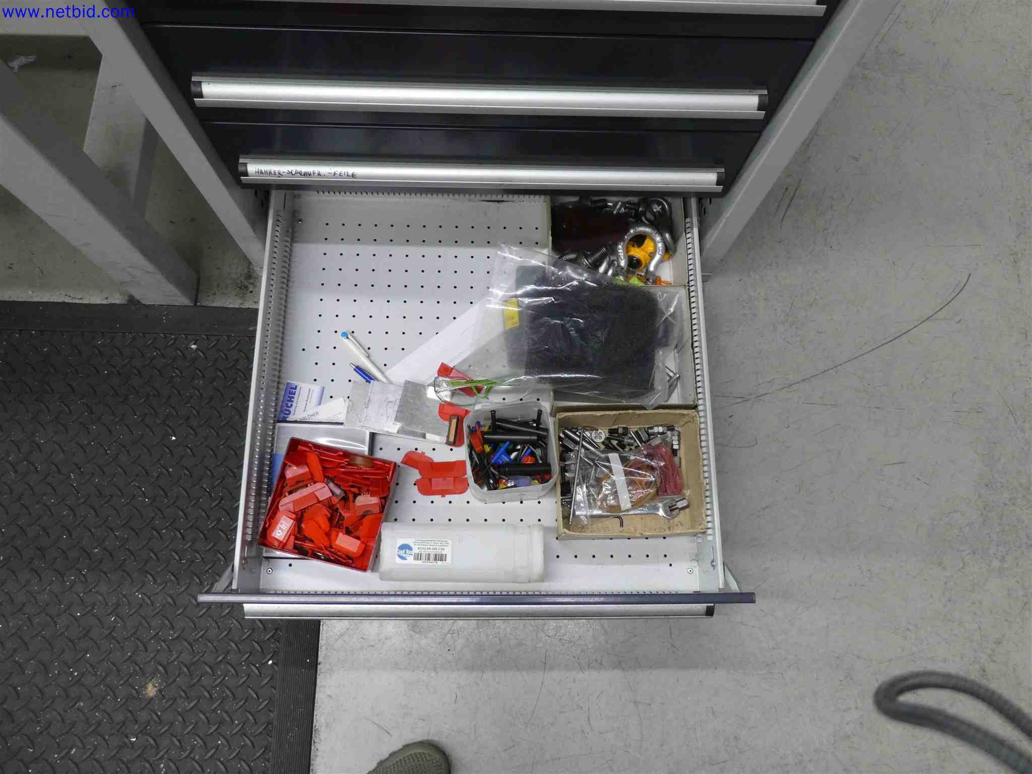 Machines for the production of precise metal components using CNC turning and CNC milling-3