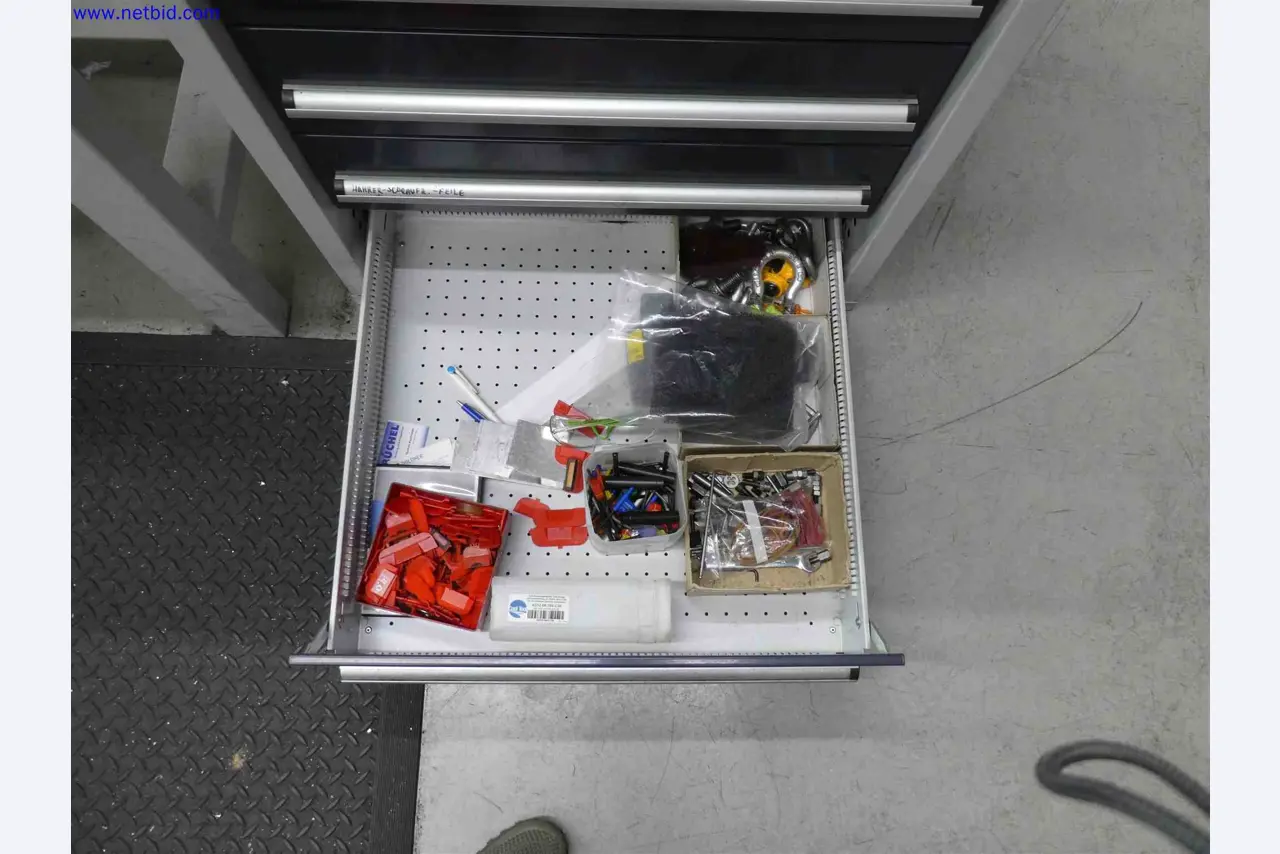 Machines for the production of precise metal components using CNC turning and CNC milling-3