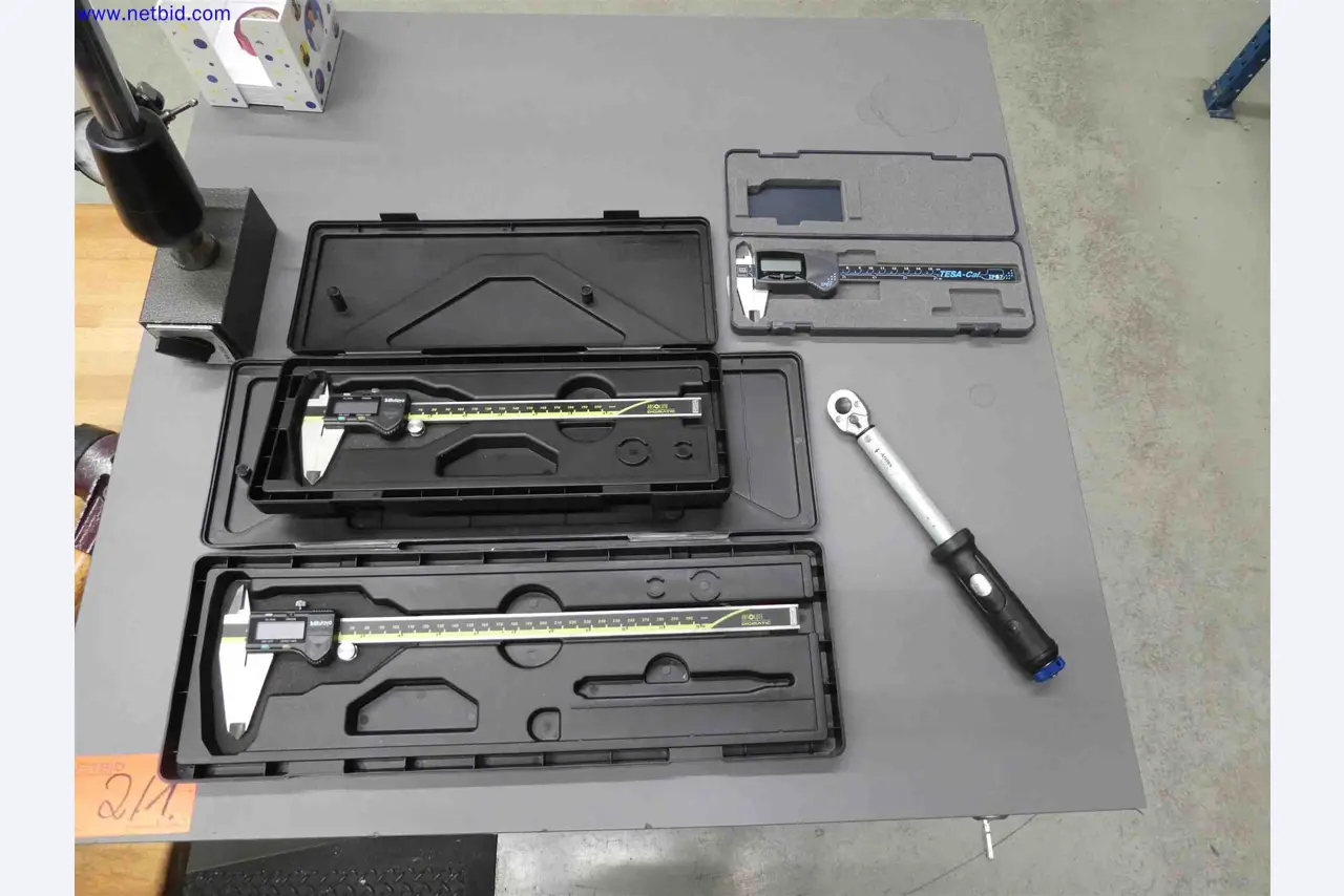 Machines for the production of precise metal components using CNC turning and CNC milling-6