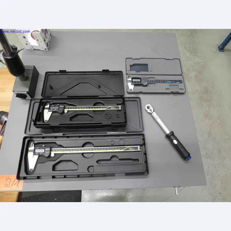 Machines for the production of precise metal components using CNC turning and CNC milling-6