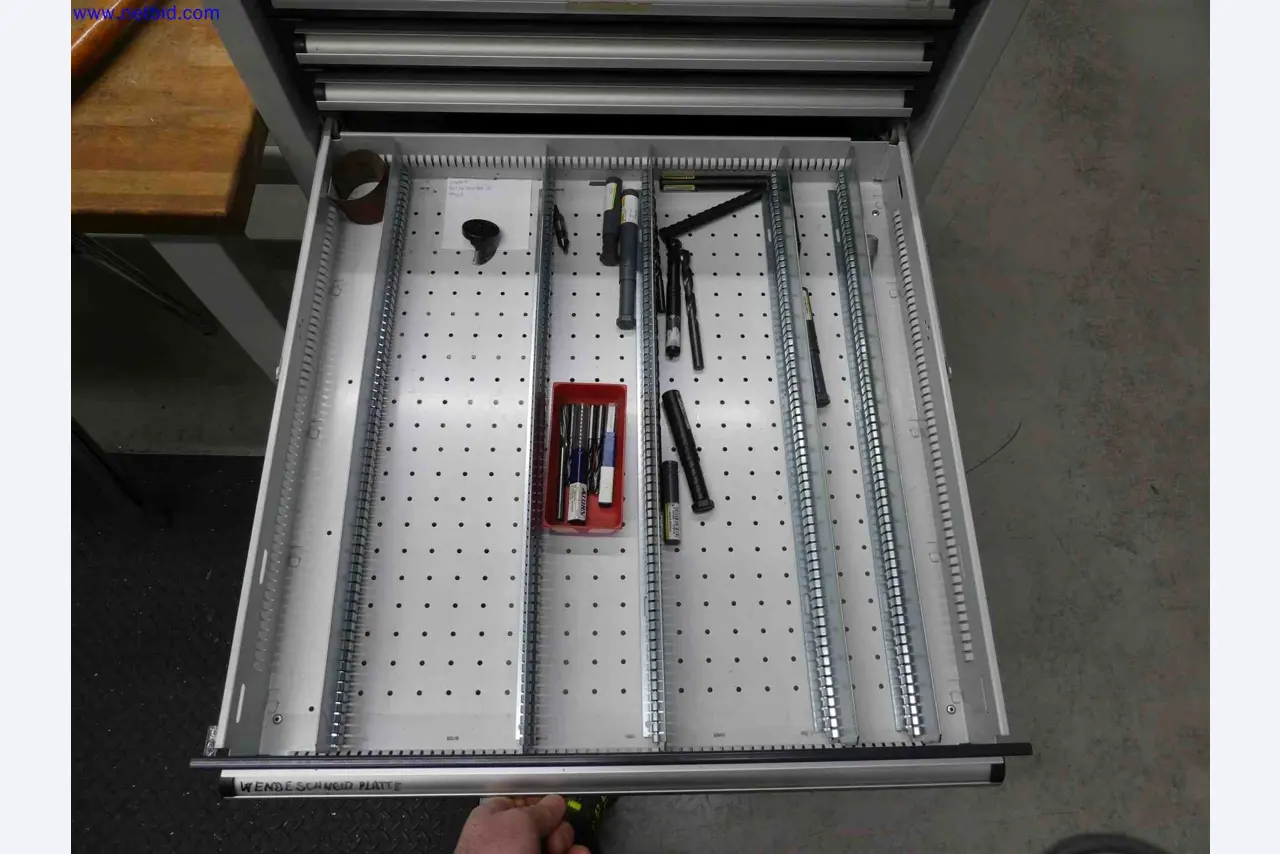 Machines for the production of precise metal components using CNC turning and CNC milling-8