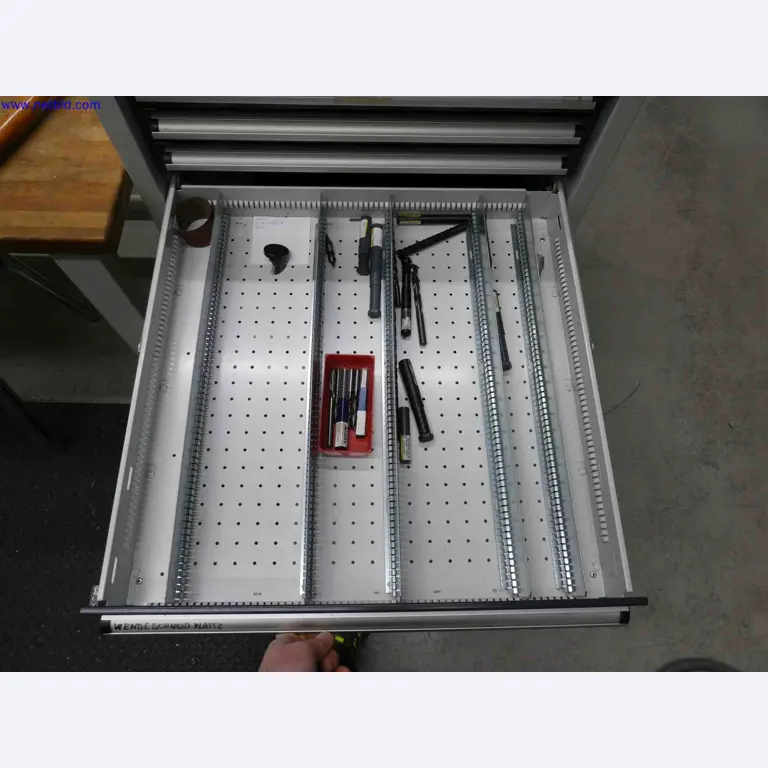 Machines for the production of precise metal components using CNC turning and CNC milling-8