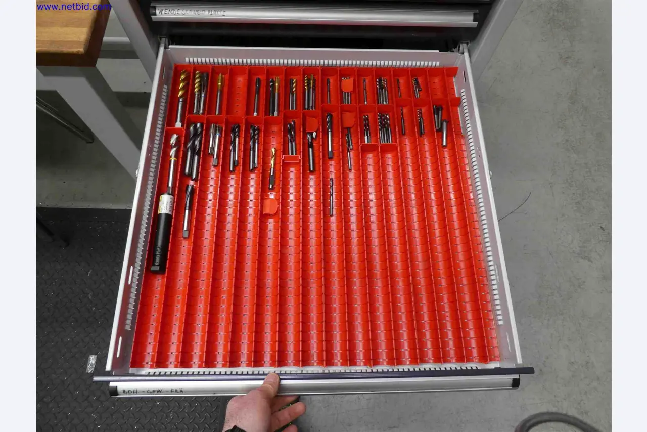 Machines for the production of precise metal components using CNC turning and CNC milling-9