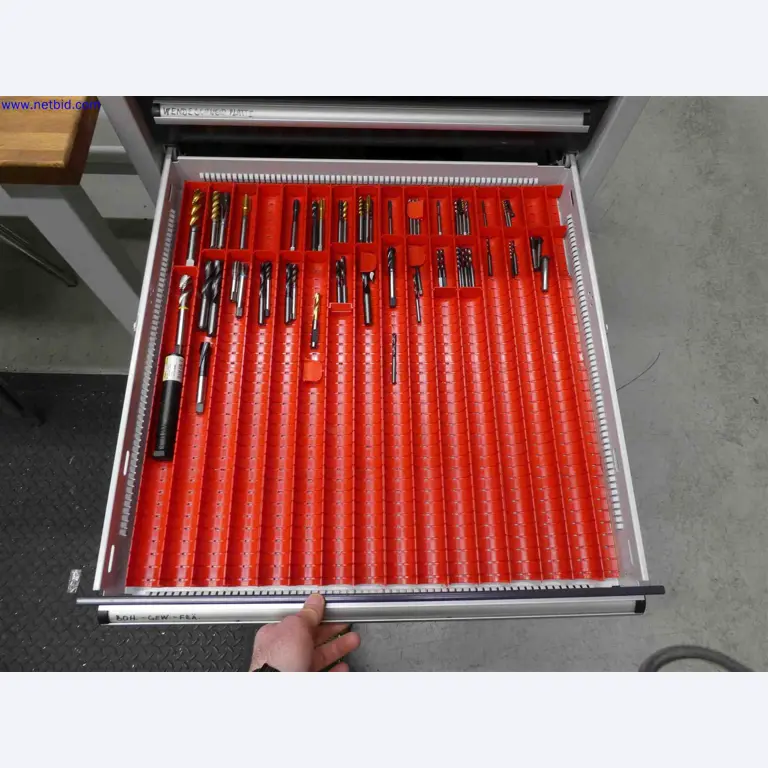 Machines for the production of precise metal components using CNC turning and CNC milling-9