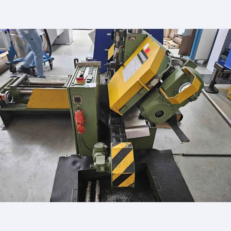 Machines for the production of precise metal components using CNC turning and CNC milling-2