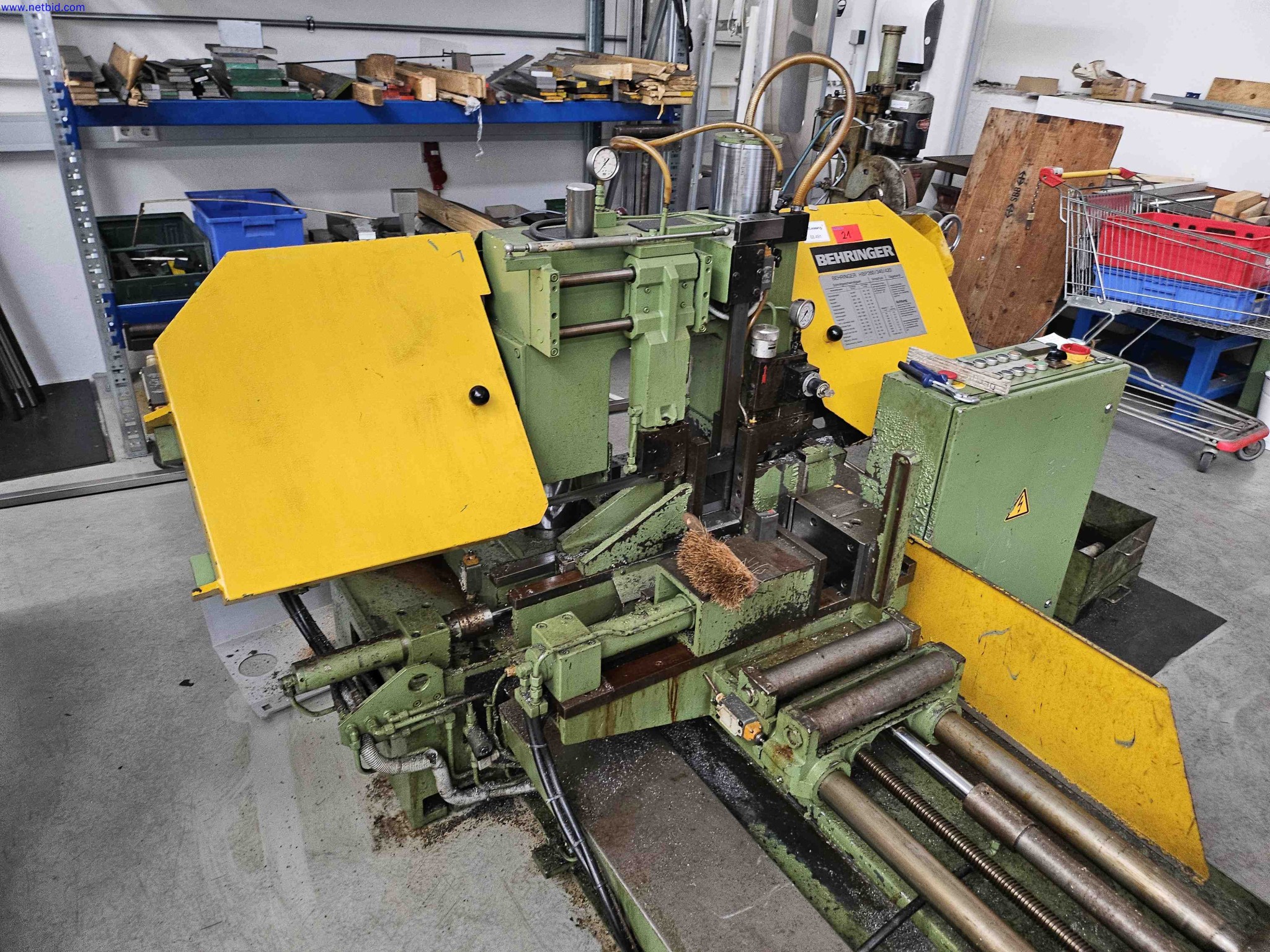 Machines for the production of precise metal components using CNC turning and CNC milling-3