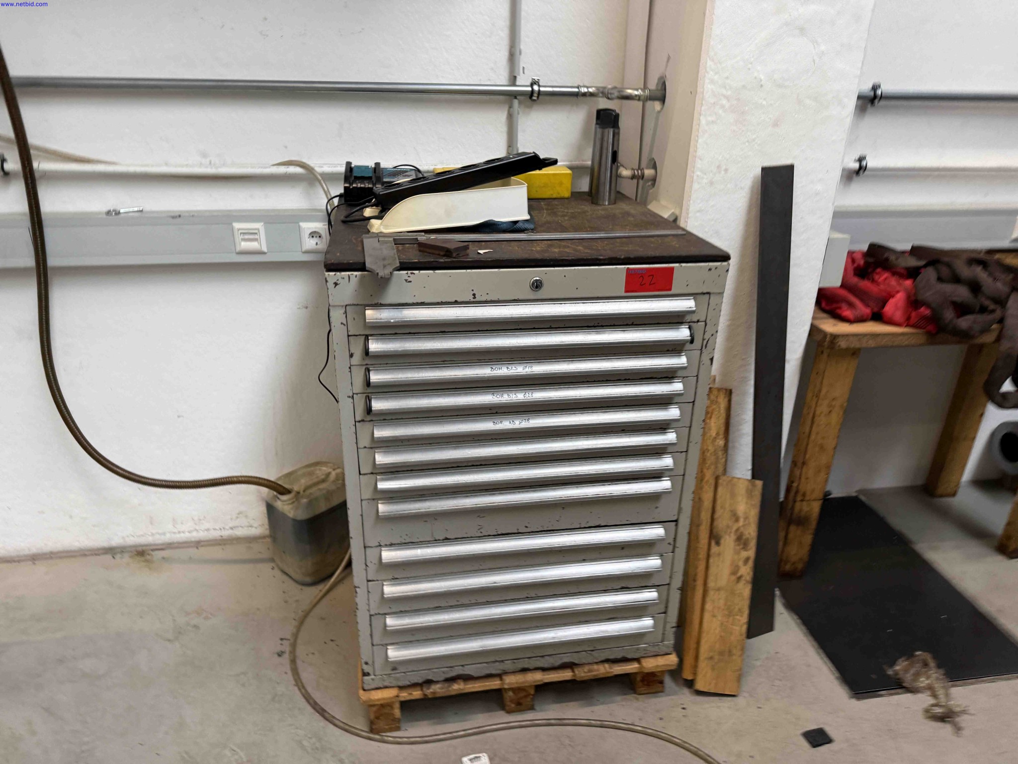 Machines for the production of precise metal components using CNC turning and CNC milling-2