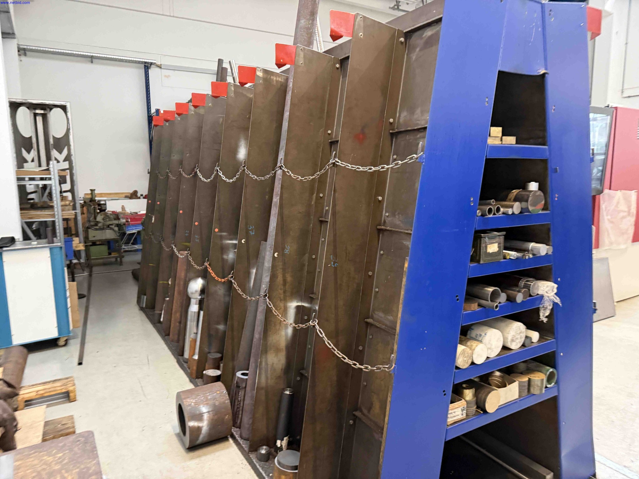 Machines for the production of precise metal components using CNC turning and CNC milling-3