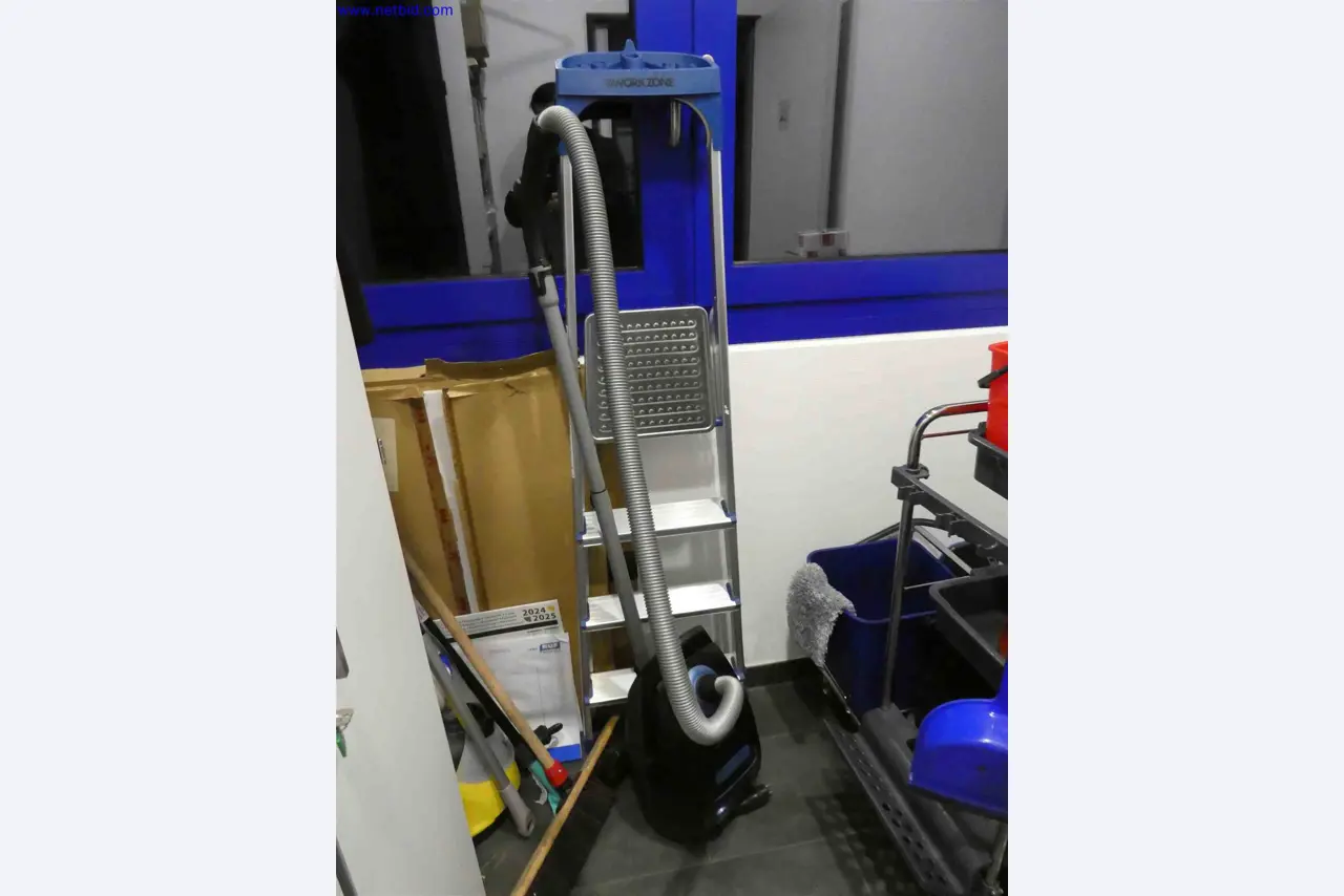 Machines for the production of precise metal components using CNC turning and CNC milling-3