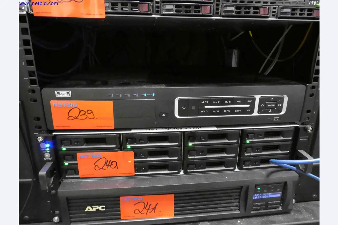 Maschinen zur Herstellung von präzisen Metallbauteilen mittels CNC-Drehen und CNC-Fräsen-1