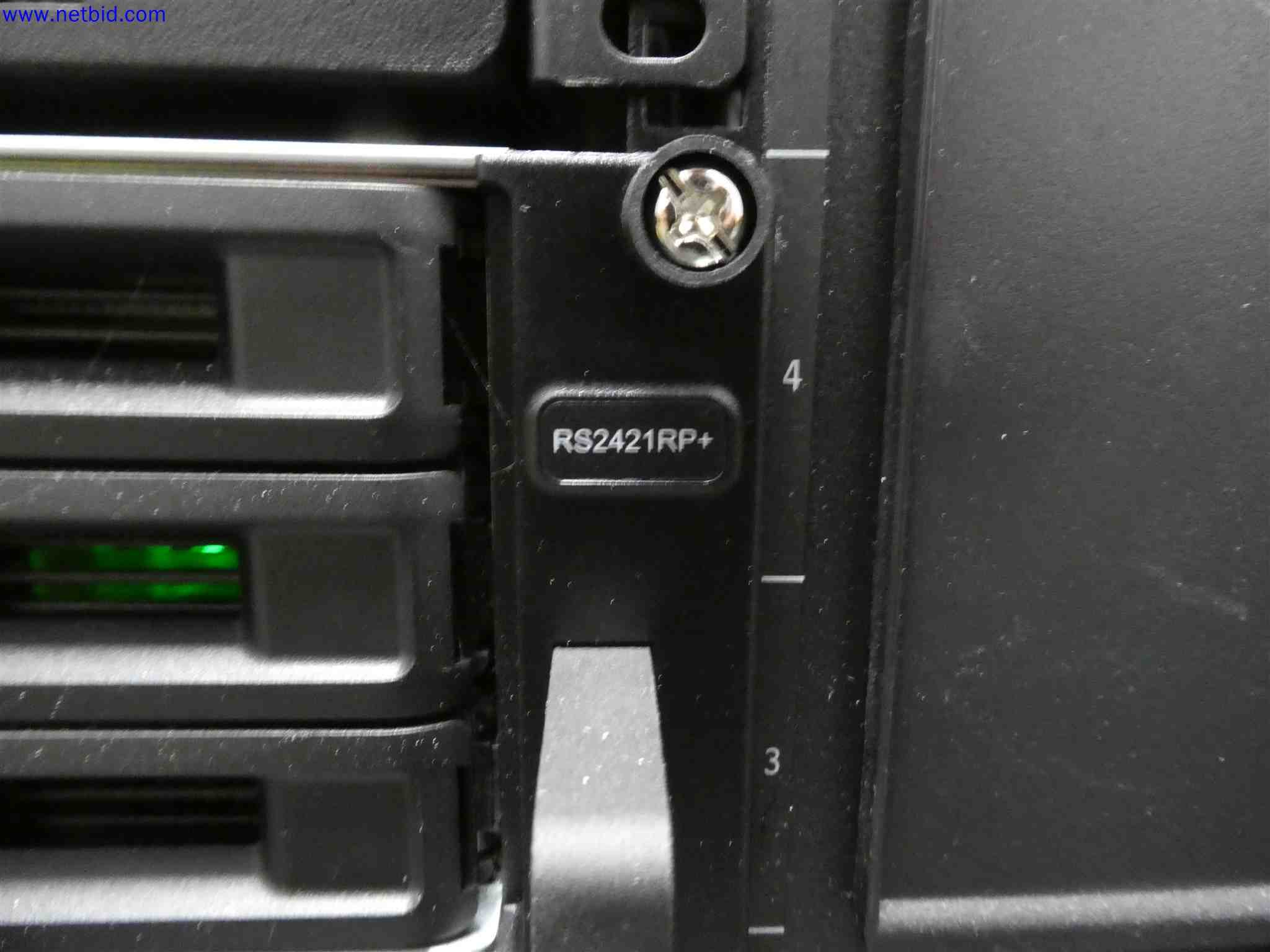 Maschinen zur Herstellung von präzisen Metallbauteilen mittels CNC-Drehen und CNC-Fräsen-3