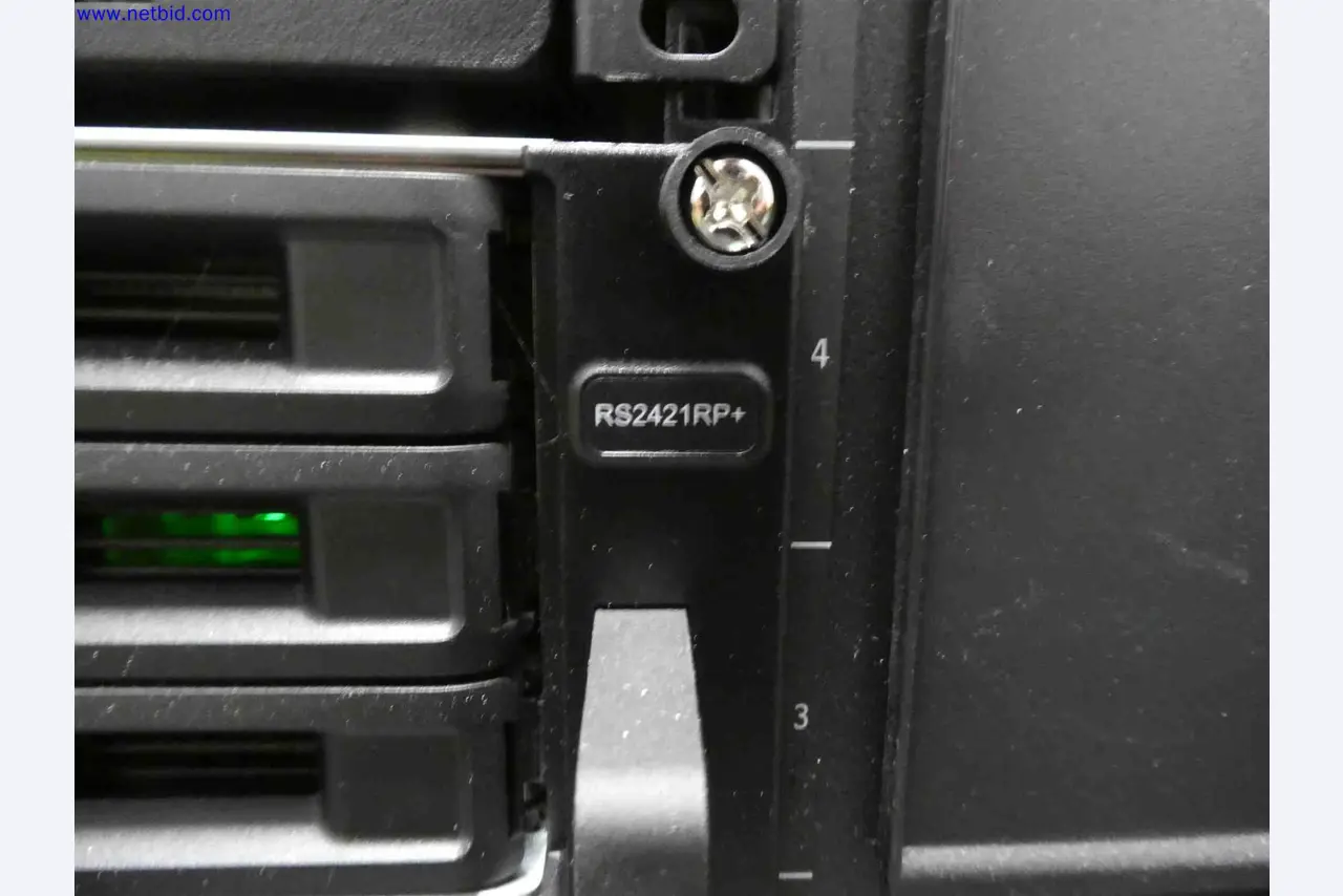 Maschinen zur Herstellung von präzisen Metallbauteilen mittels CNC-Drehen und CNC-Fräsen-3