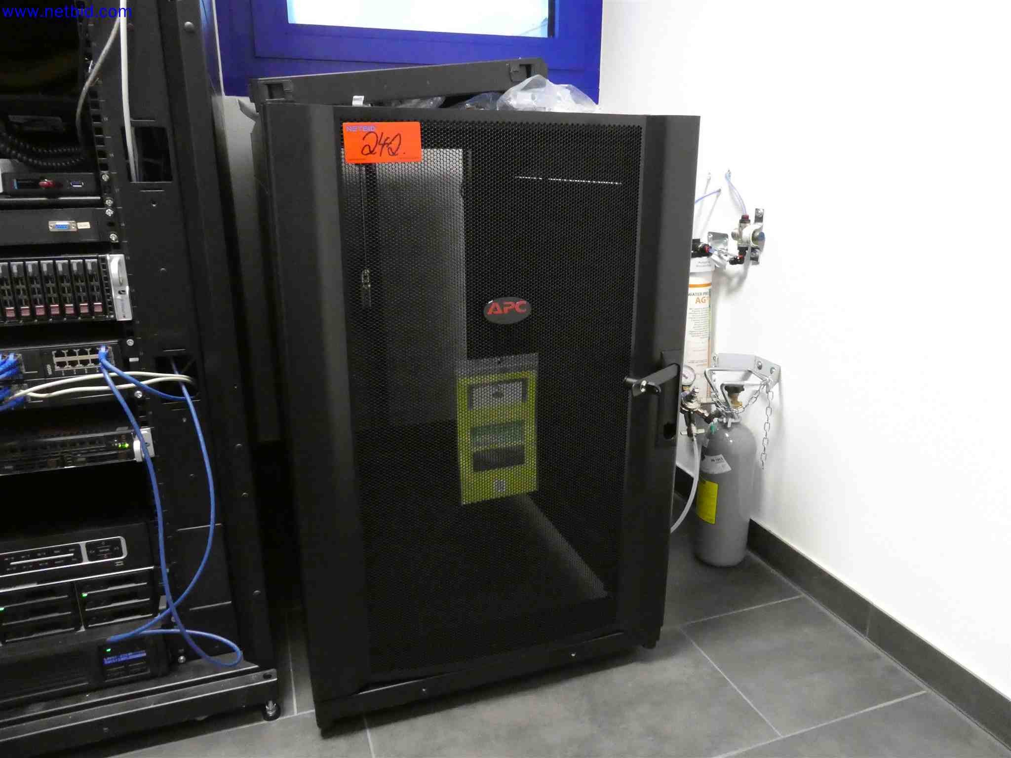 Maschinen zur Herstellung von präzisen Metallbauteilen mittels CNC-Drehen und CNC-Fräsen-1