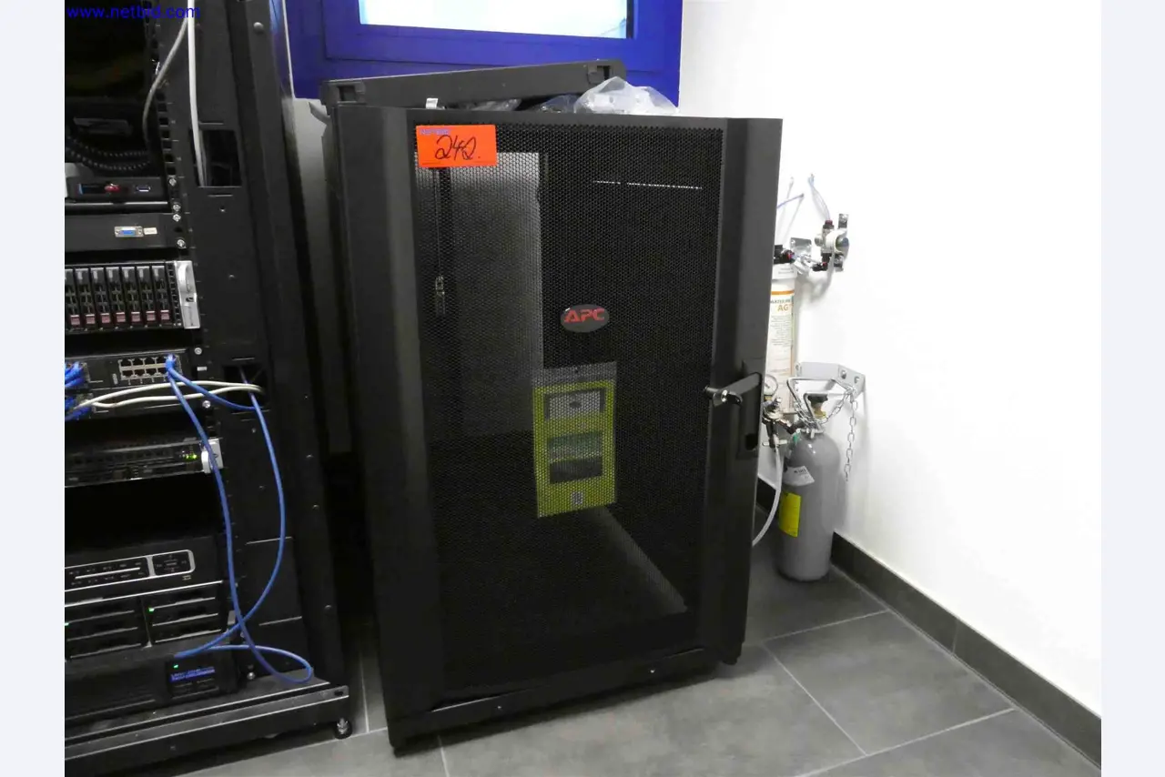 Maschinen zur Herstellung von präzisen Metallbauteilen mittels CNC-Drehen und CNC-Fräsen-1