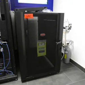 Serverschrank APC