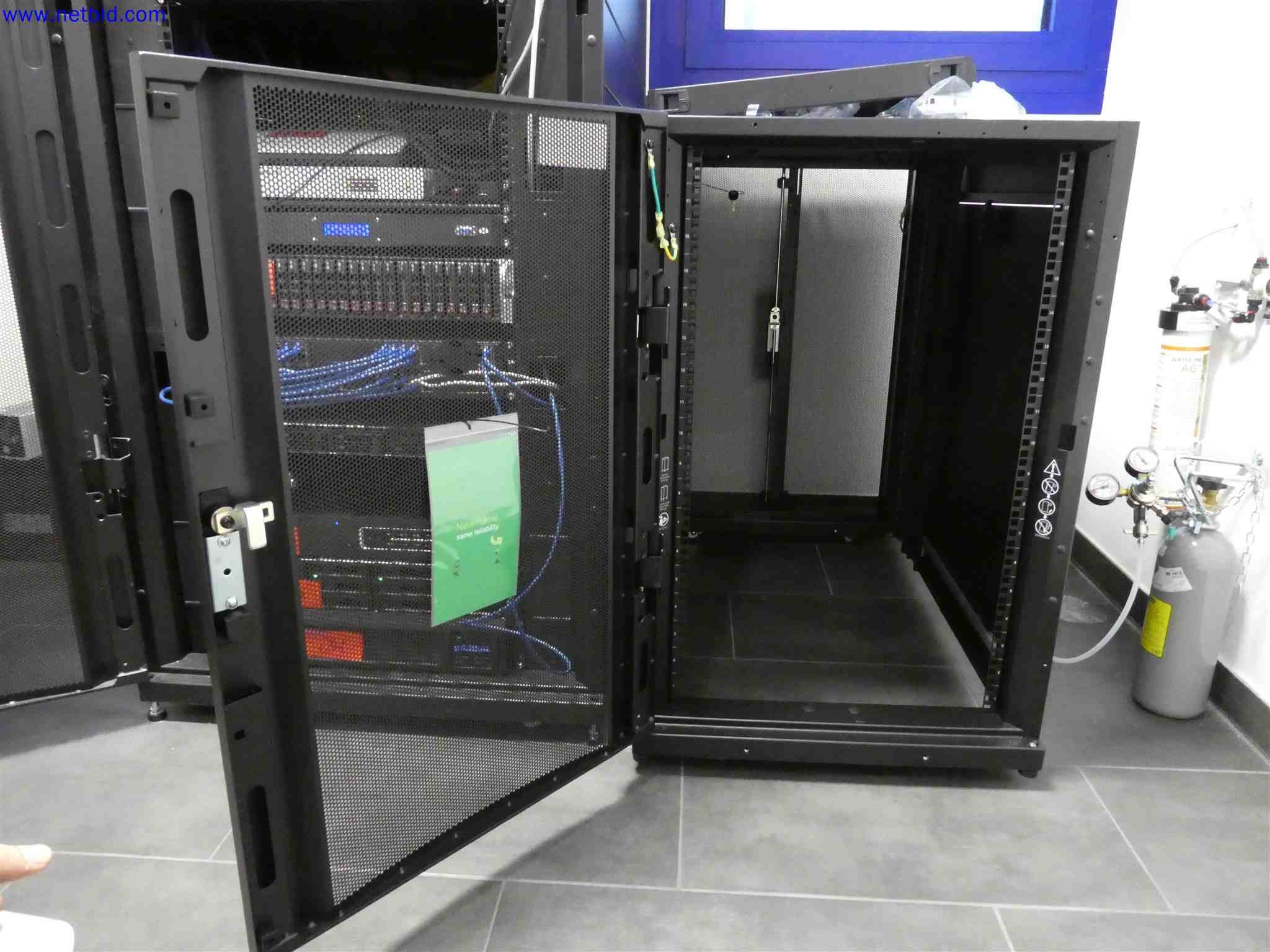 Maschinen zur Herstellung von präzisen Metallbauteilen mittels CNC-Drehen und CNC-Fräsen-2